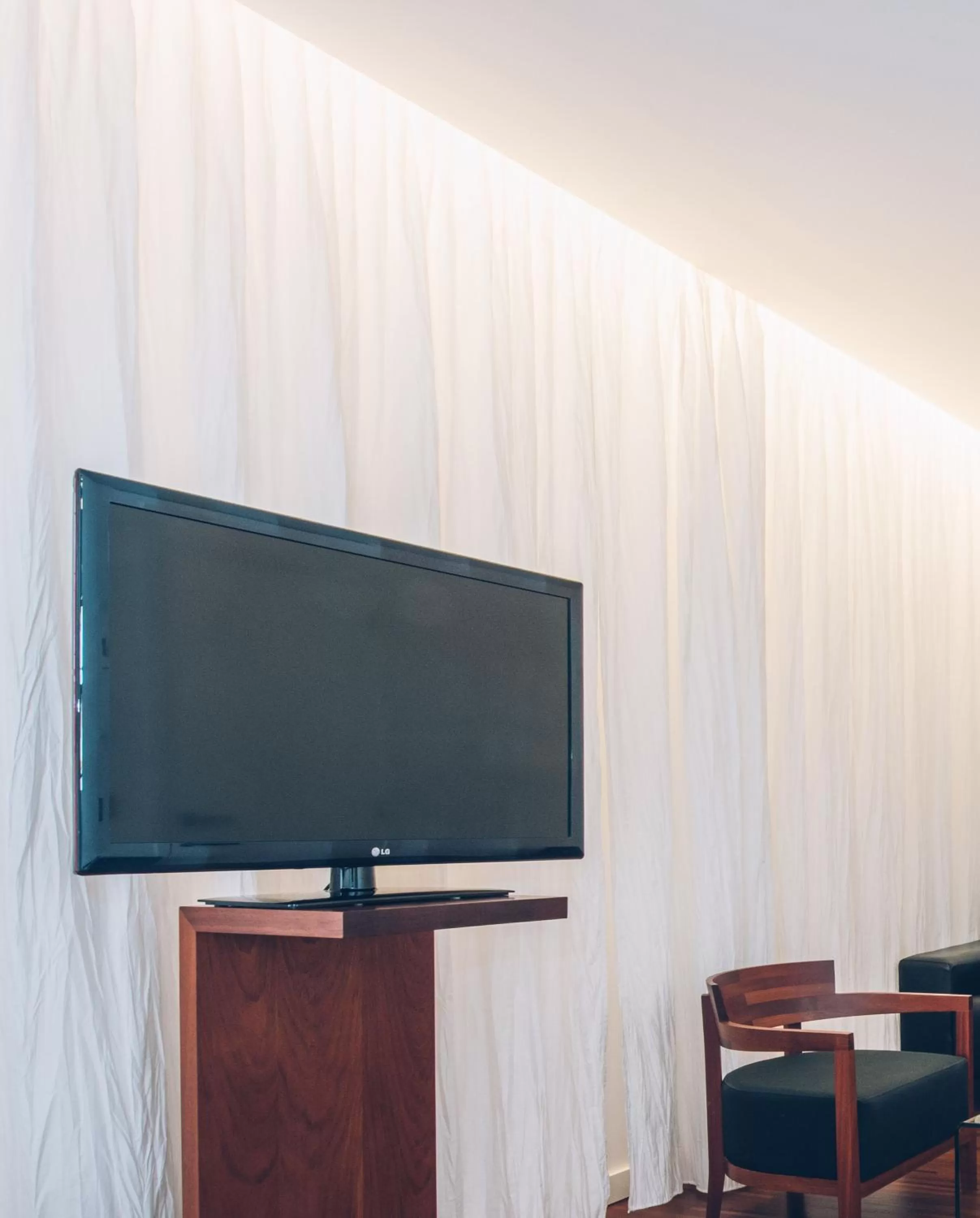 TV and multimedia in Iberostar Heritage Grand Mencey