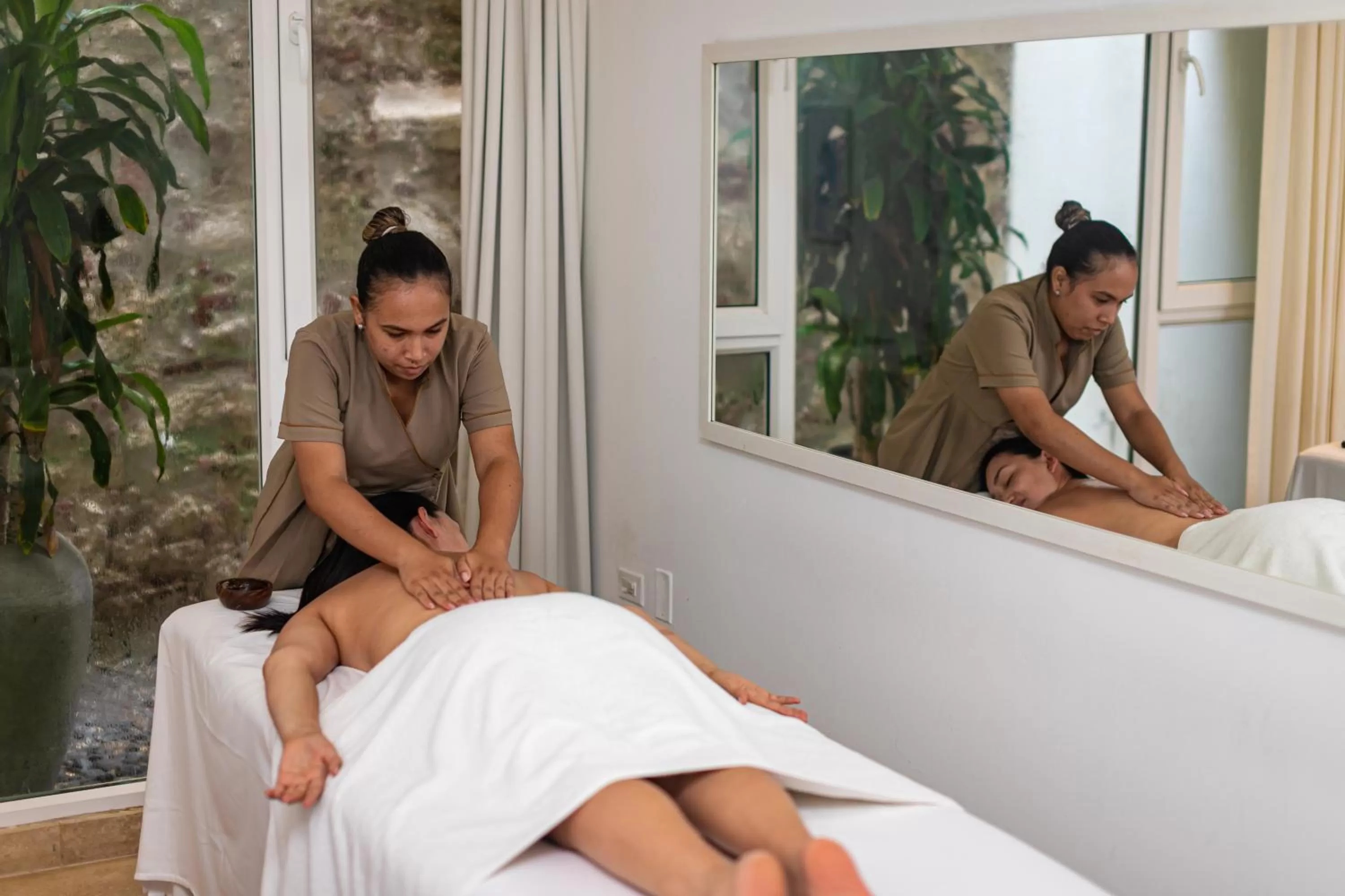 Massage in GHL Arsenal Hotel