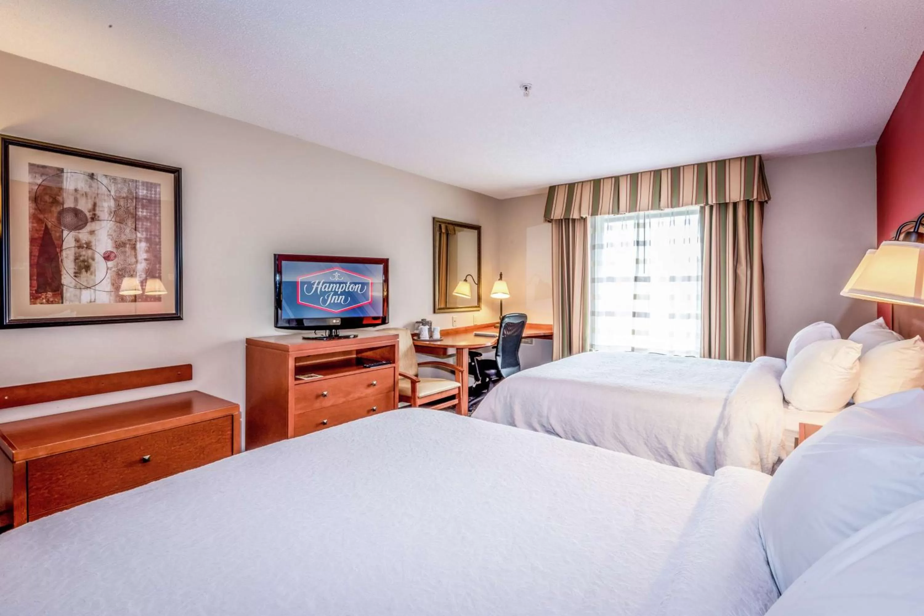 Bedroom, Bed in Hampton Inn Enterprise