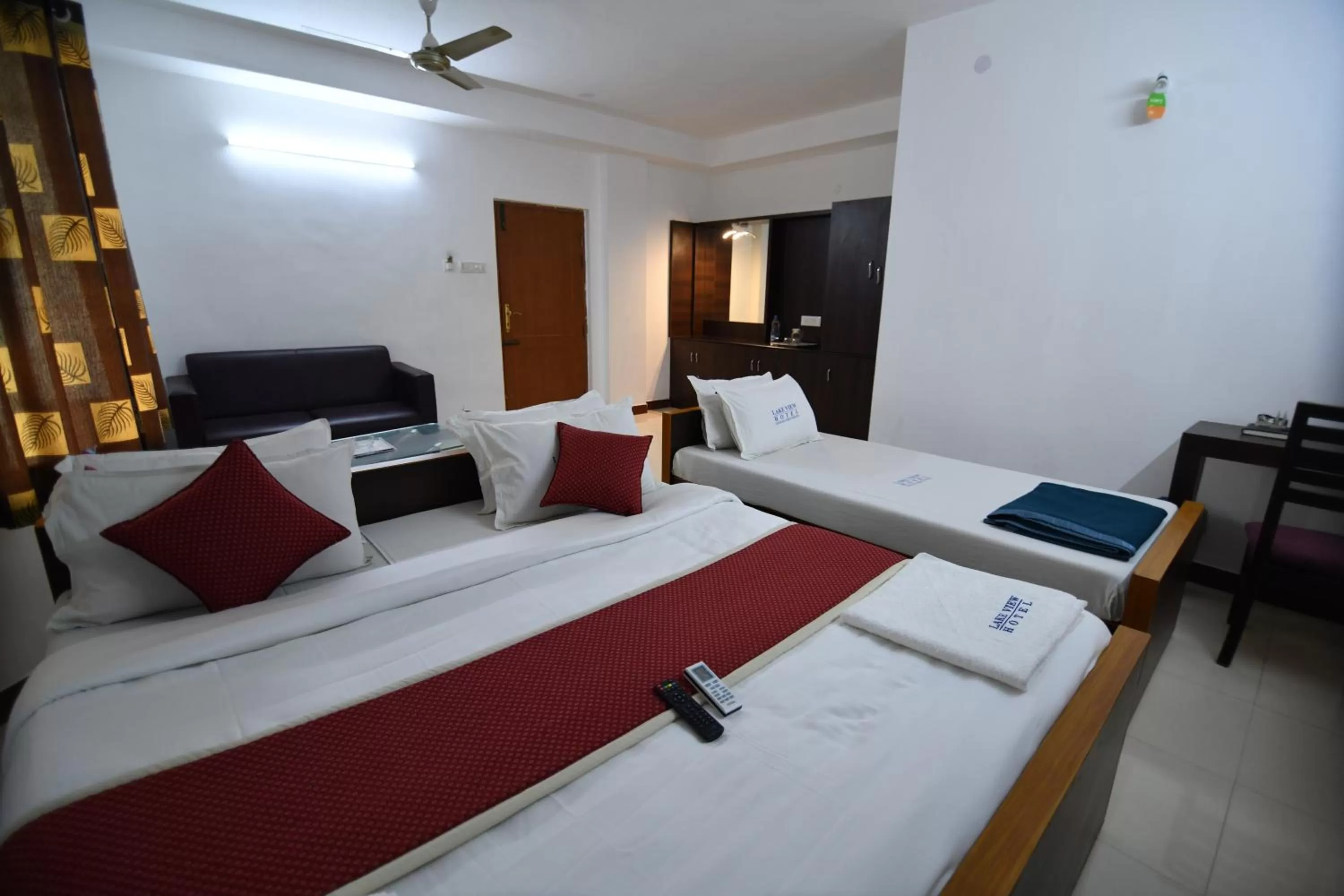 Bed in Lake View Hotel