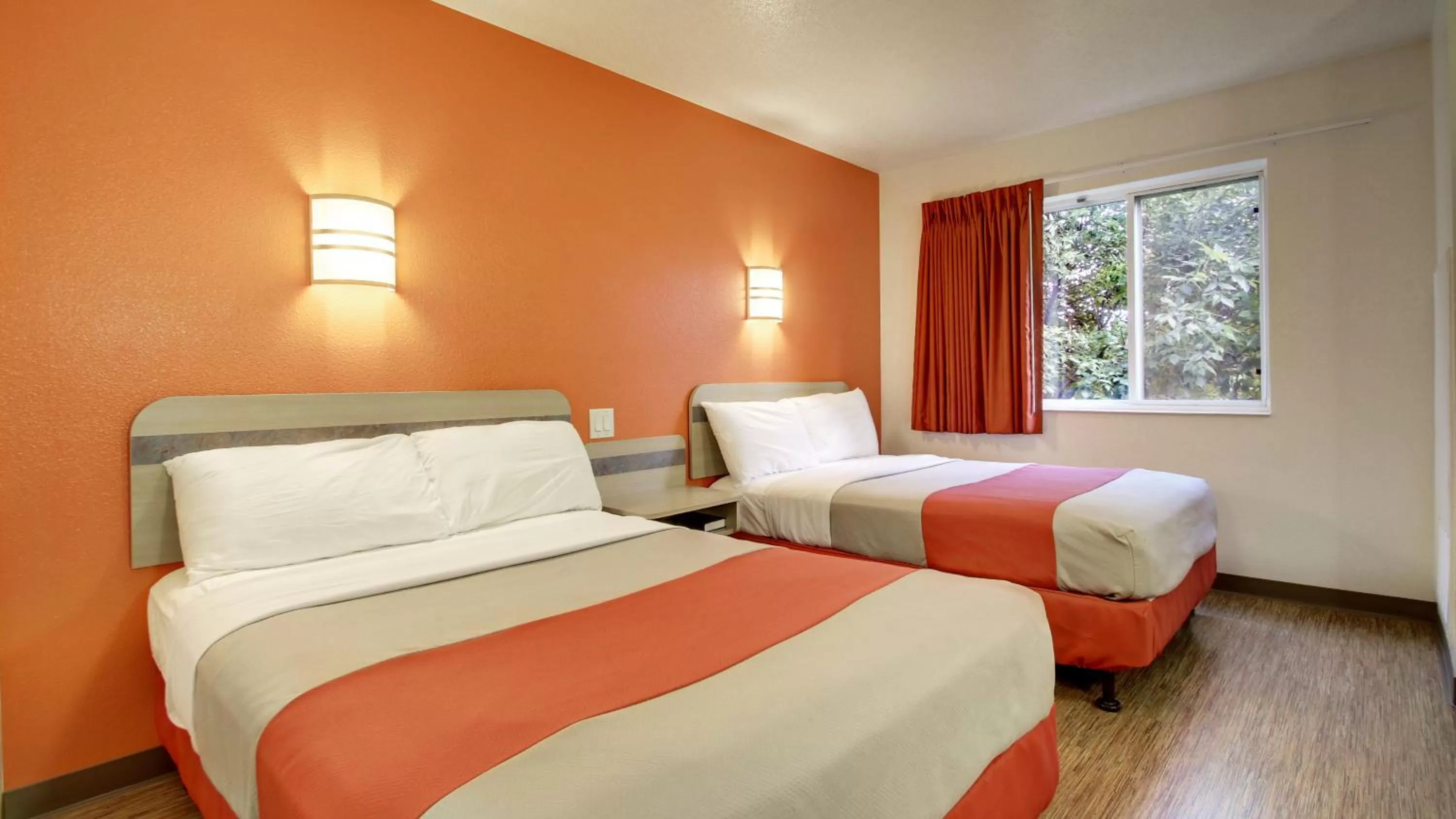 Bedroom, Bed in Motel 6-Springfield, IL I-55 I-72