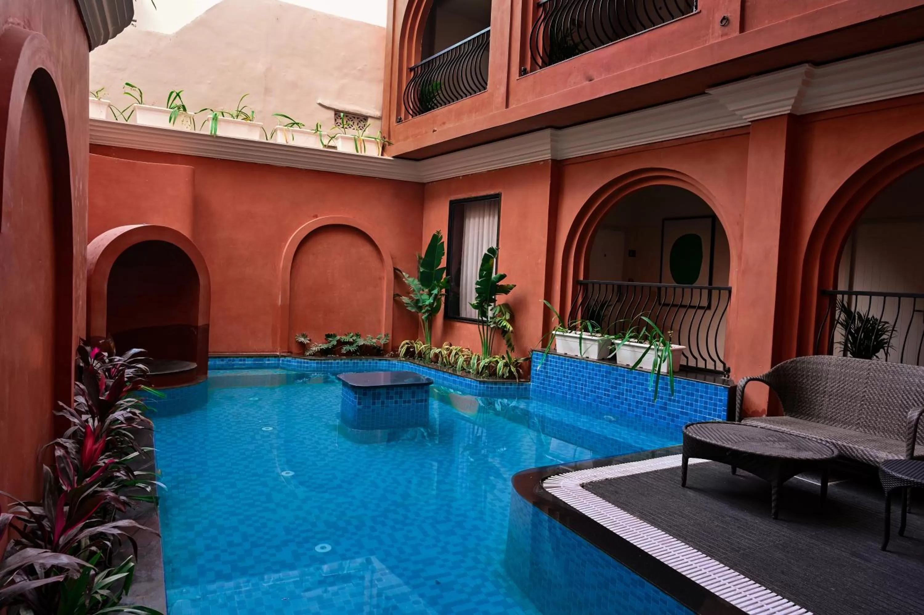 Swimming pool in The Red Pier - My Downtown Hotels