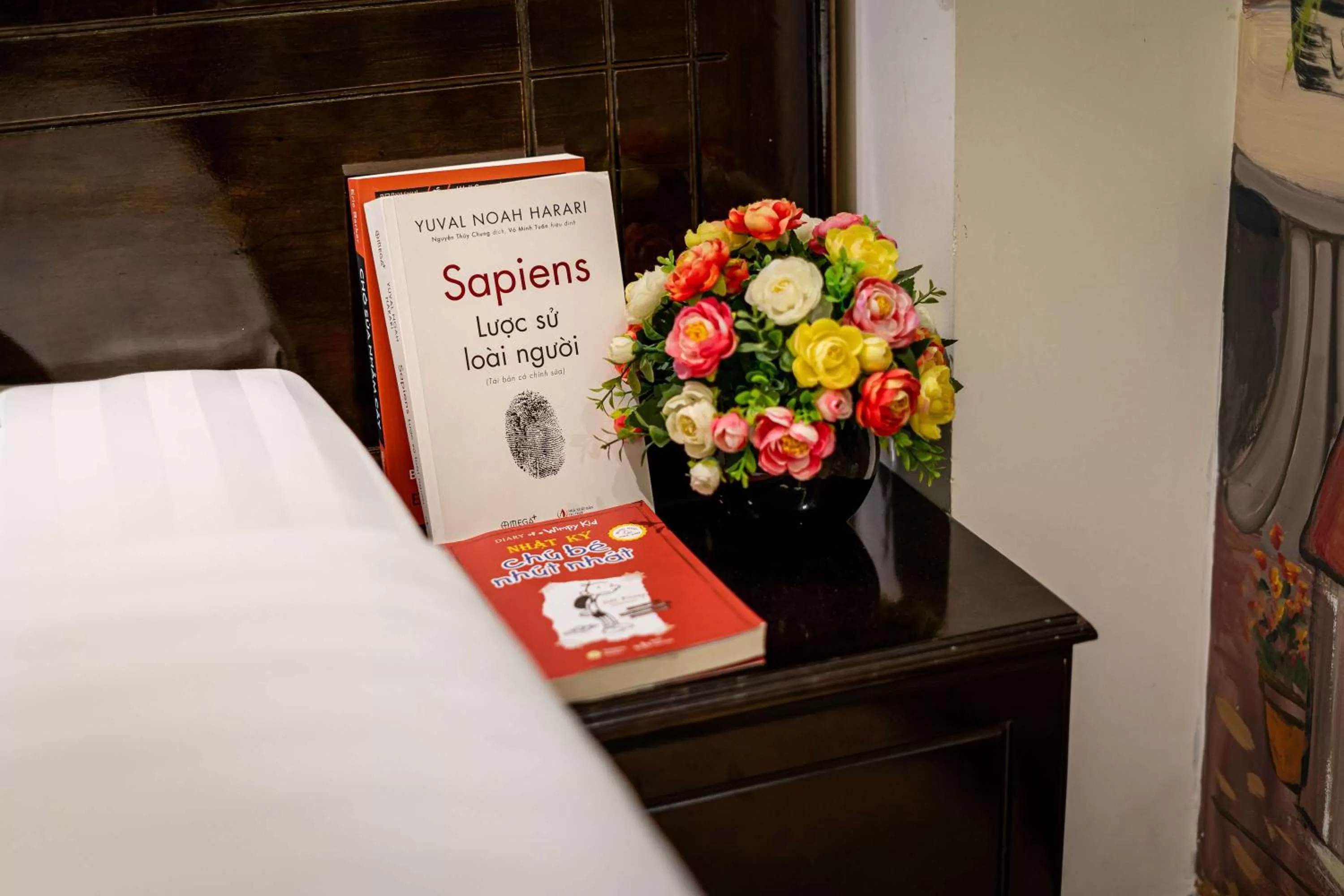 Entertainment, Bed in Lotus Laverne Hotel