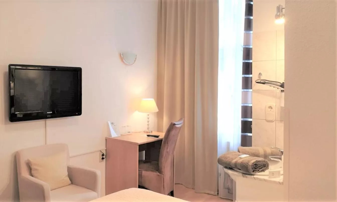 TV and multimedia in Hotel Antoni