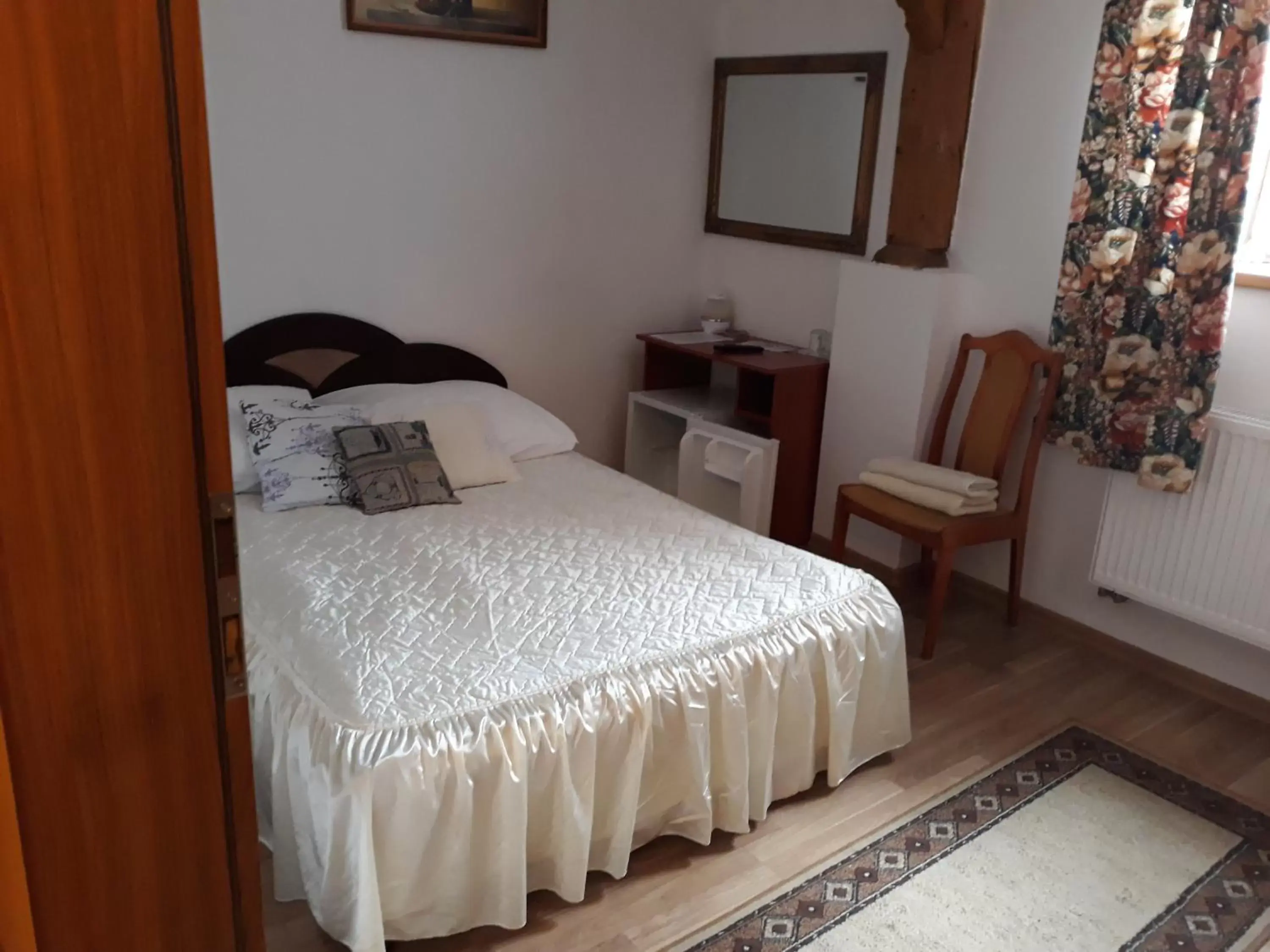 Double or Twin Room with Bathroom in Zajazd Eljan-Centrum Noclegowe Double or Twin Room with Bathroom in Zajazd Eljan-Centrum Noclegowe