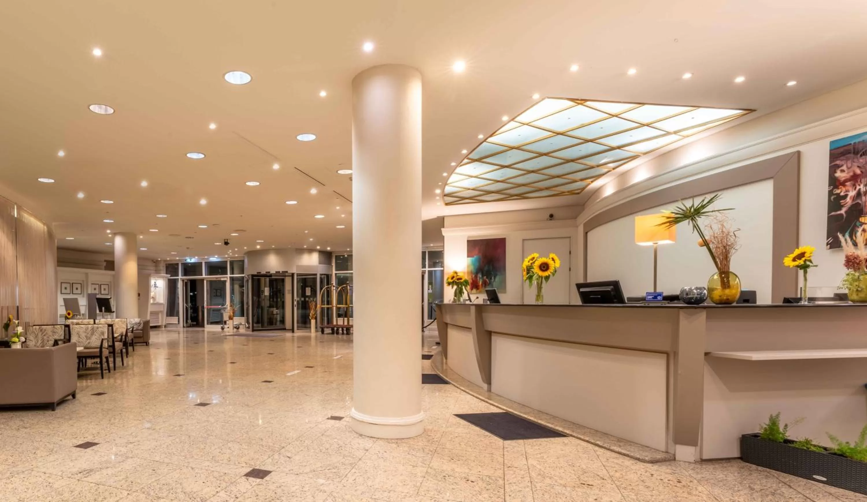 Lobby or reception in PLAZA Premium Wien
