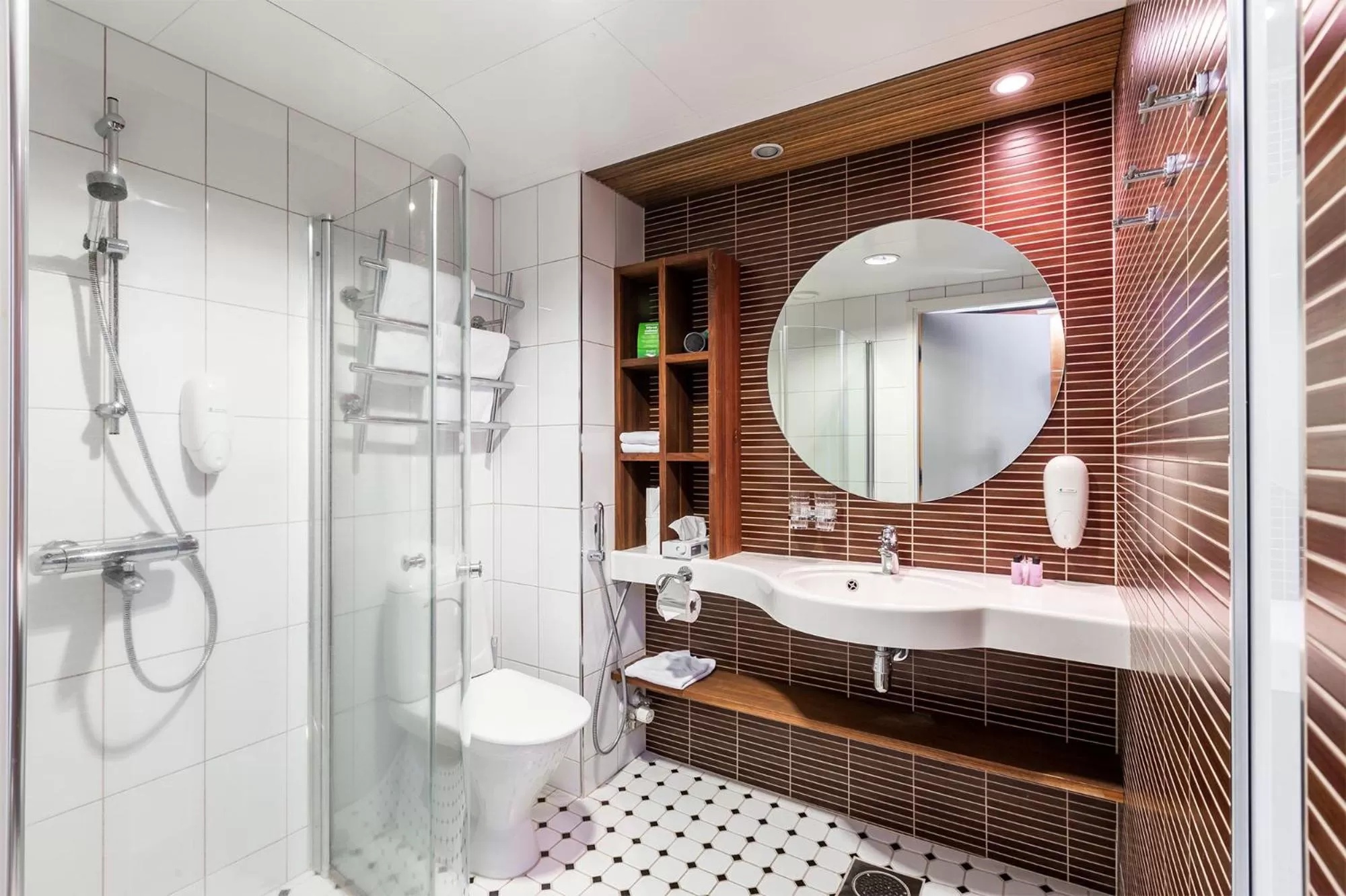 Bathroom in Finlandia Hotel Imatran Kylpylä Spa