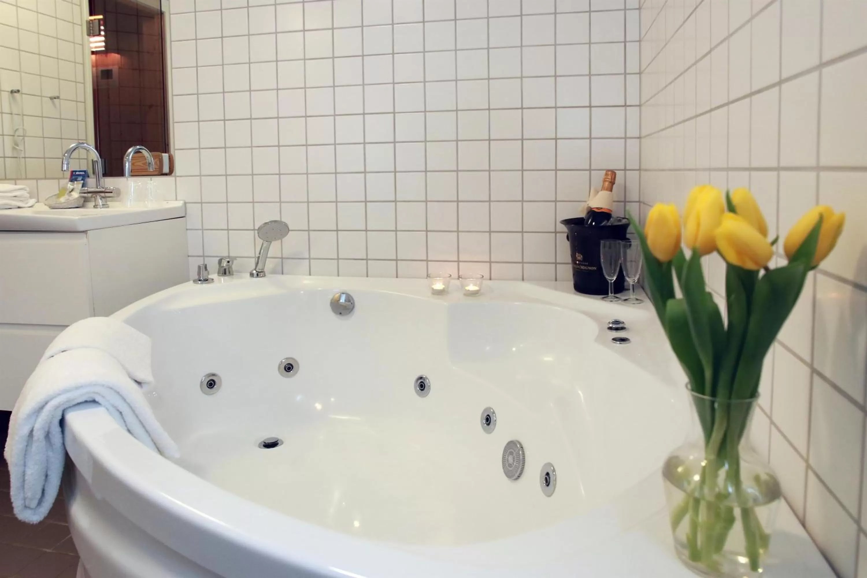 Bathroom in Benniksgaard Hotel