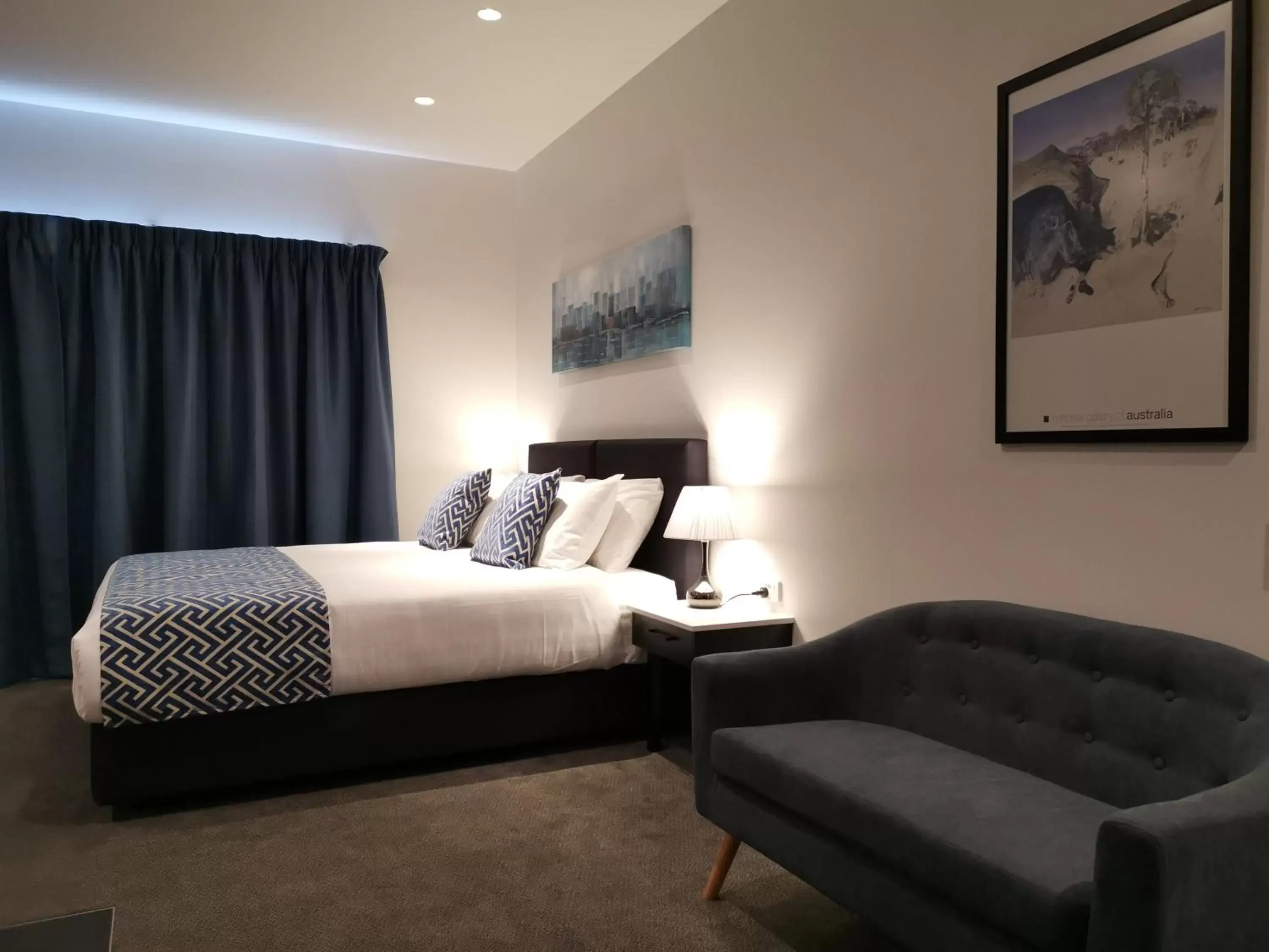 Deluxe King Studio (Ground Floor) in The Abbey Motel Goulburn Deluxe King Studio (Ground Floor) in The Abbey Motel Goulburn