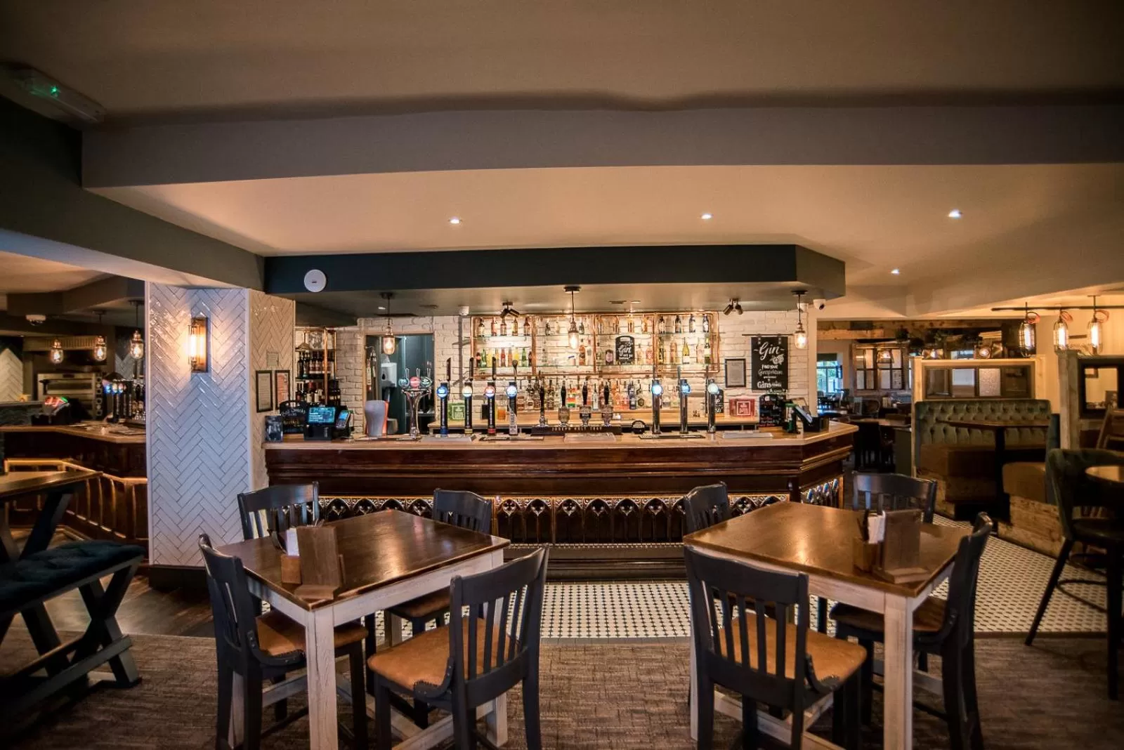 Restaurant/places to eat in Cat & Lion Country Pub and Hotel