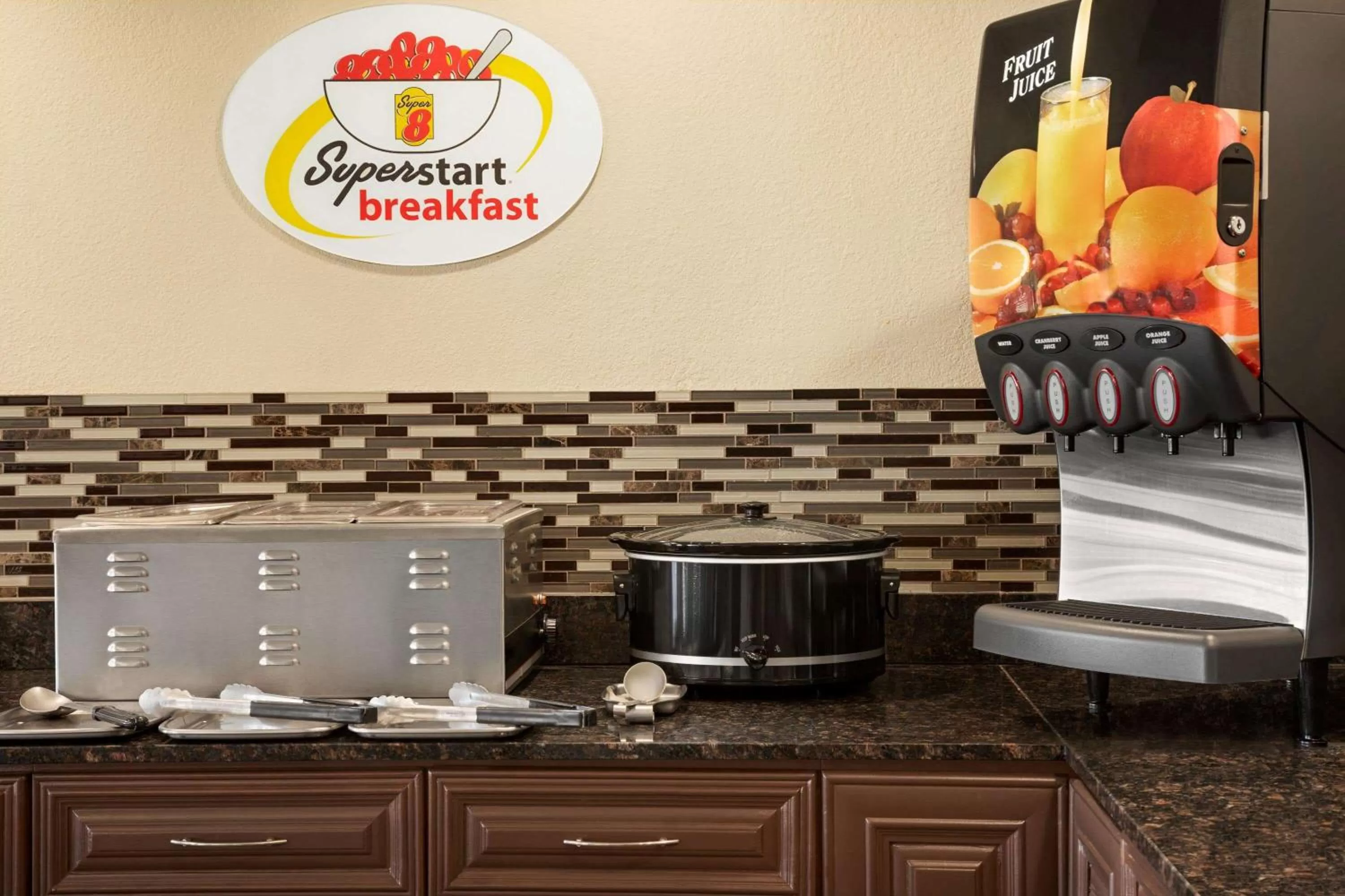 Restaurant/places to eat in Super 8 by Wyndham Gulfport Airport NW Near Biloxi