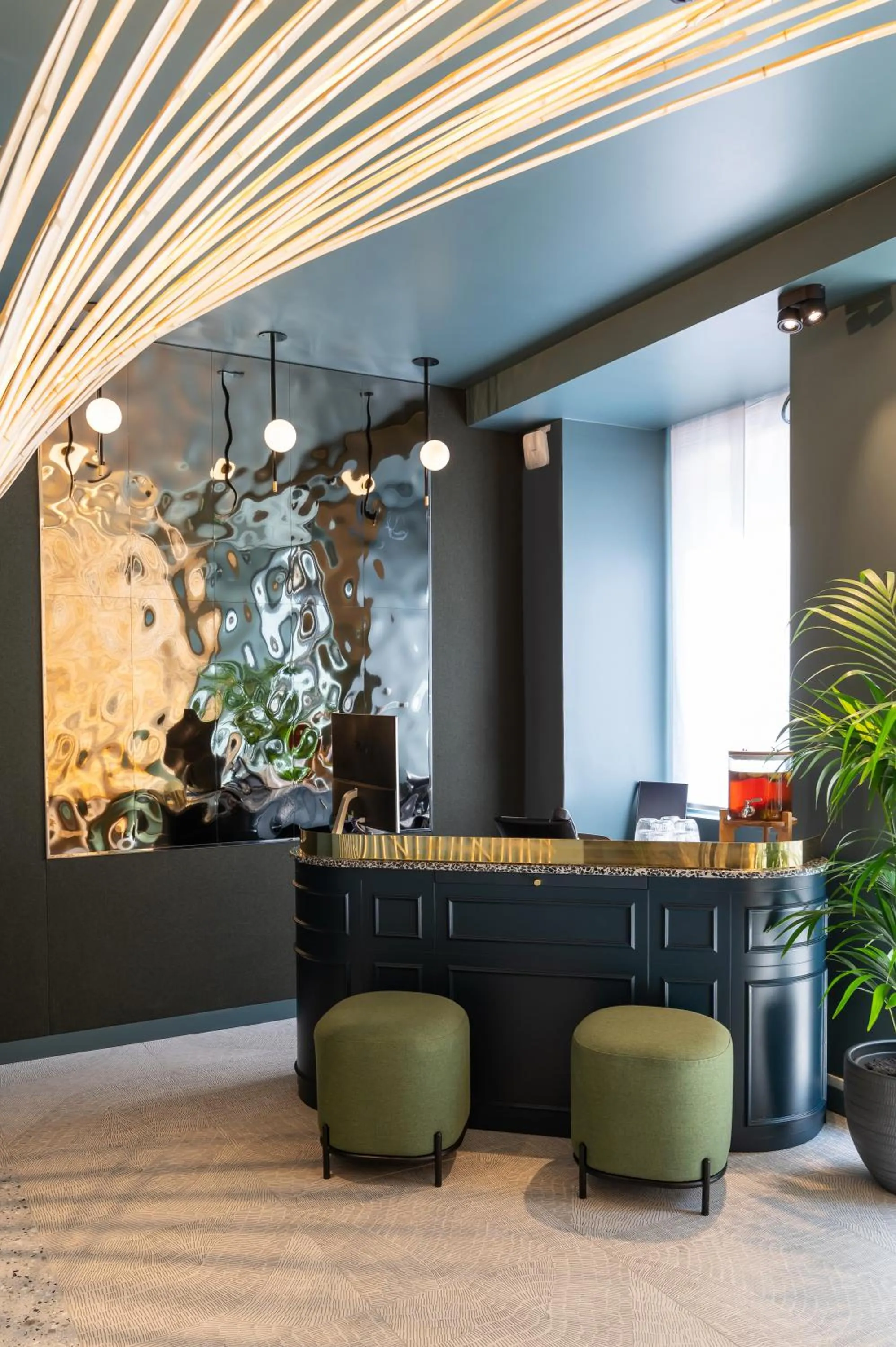 Lobby or reception in Hôtel Amoi Paris