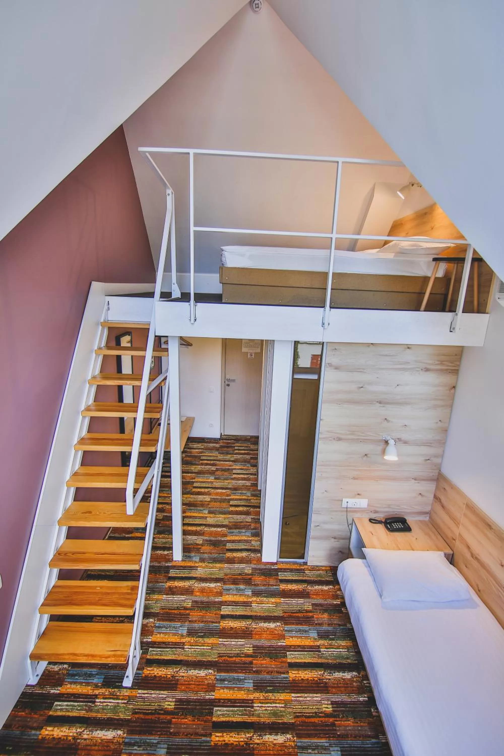 bunk bed, Bed in Ukraina Hotel