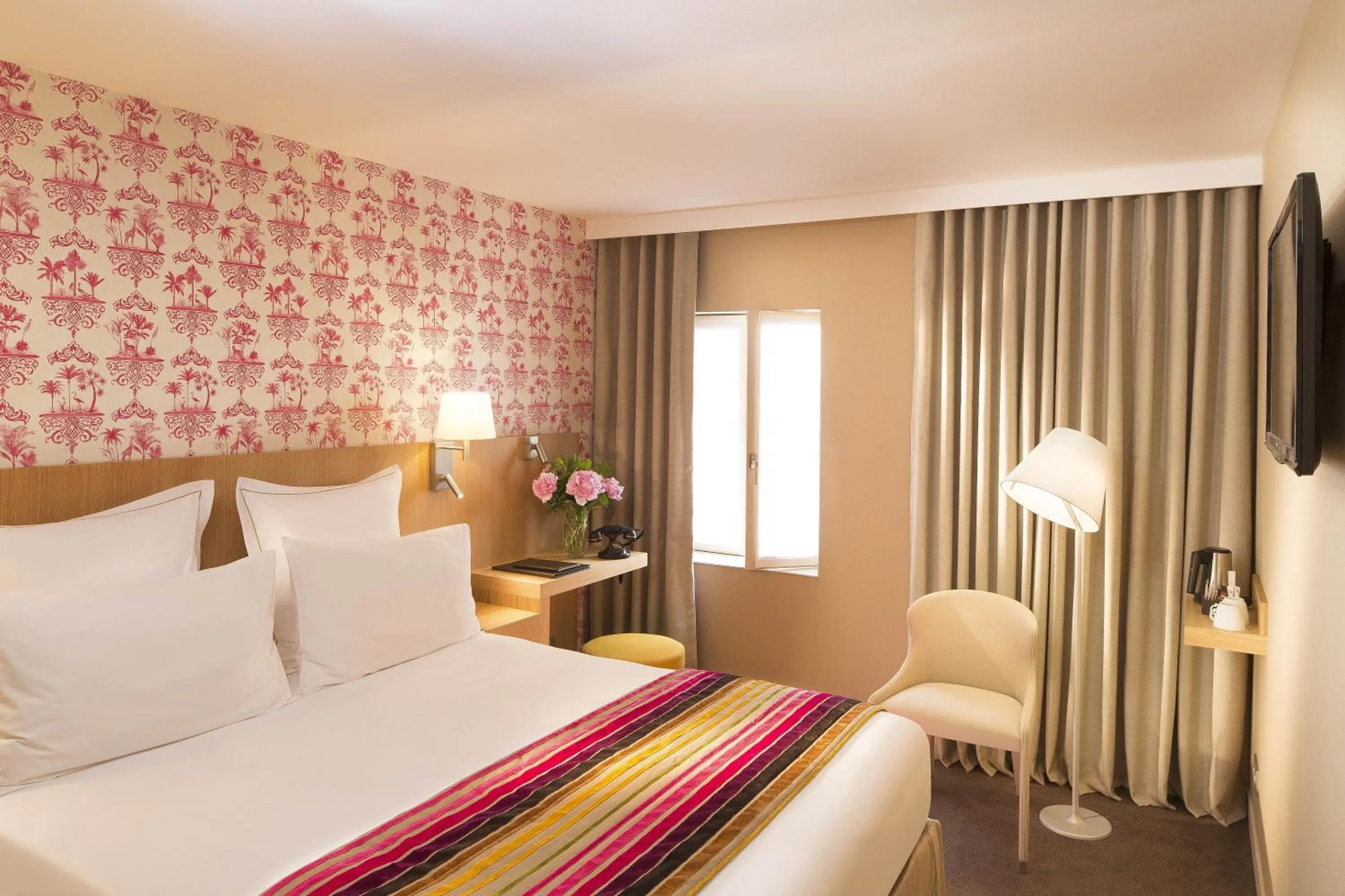 Bedroom, Bed in Hôtel Cordelia Opéra-Madeleine