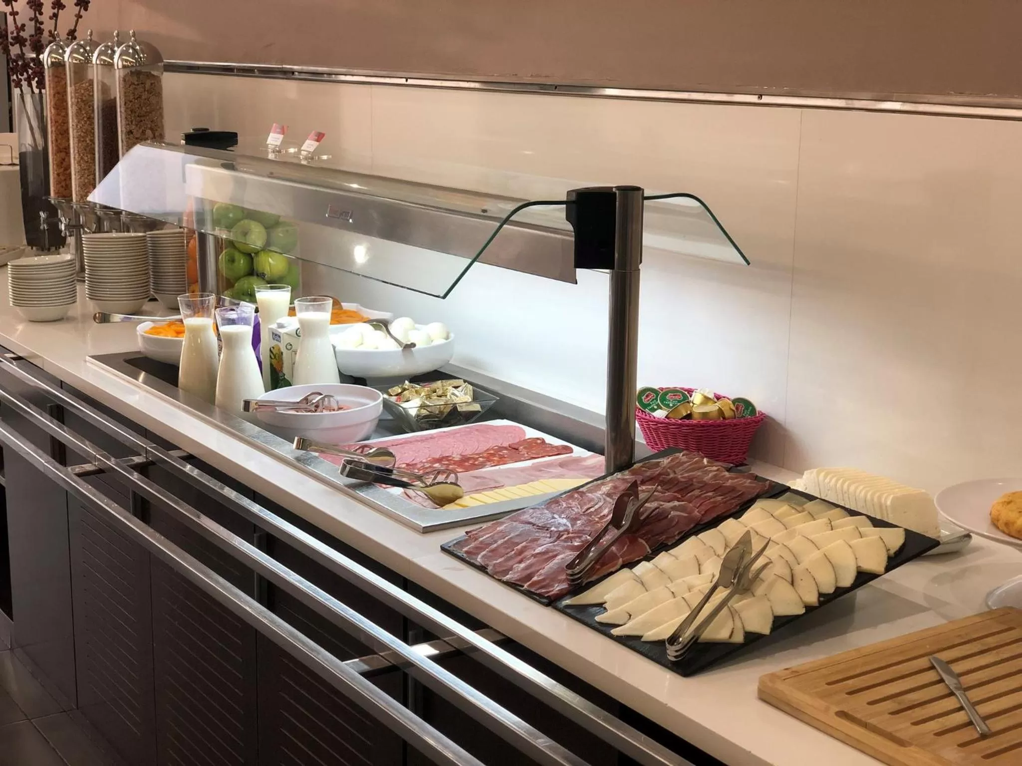 Restaurant/places to eat in Holiday Inn Express Vitoria by IHG