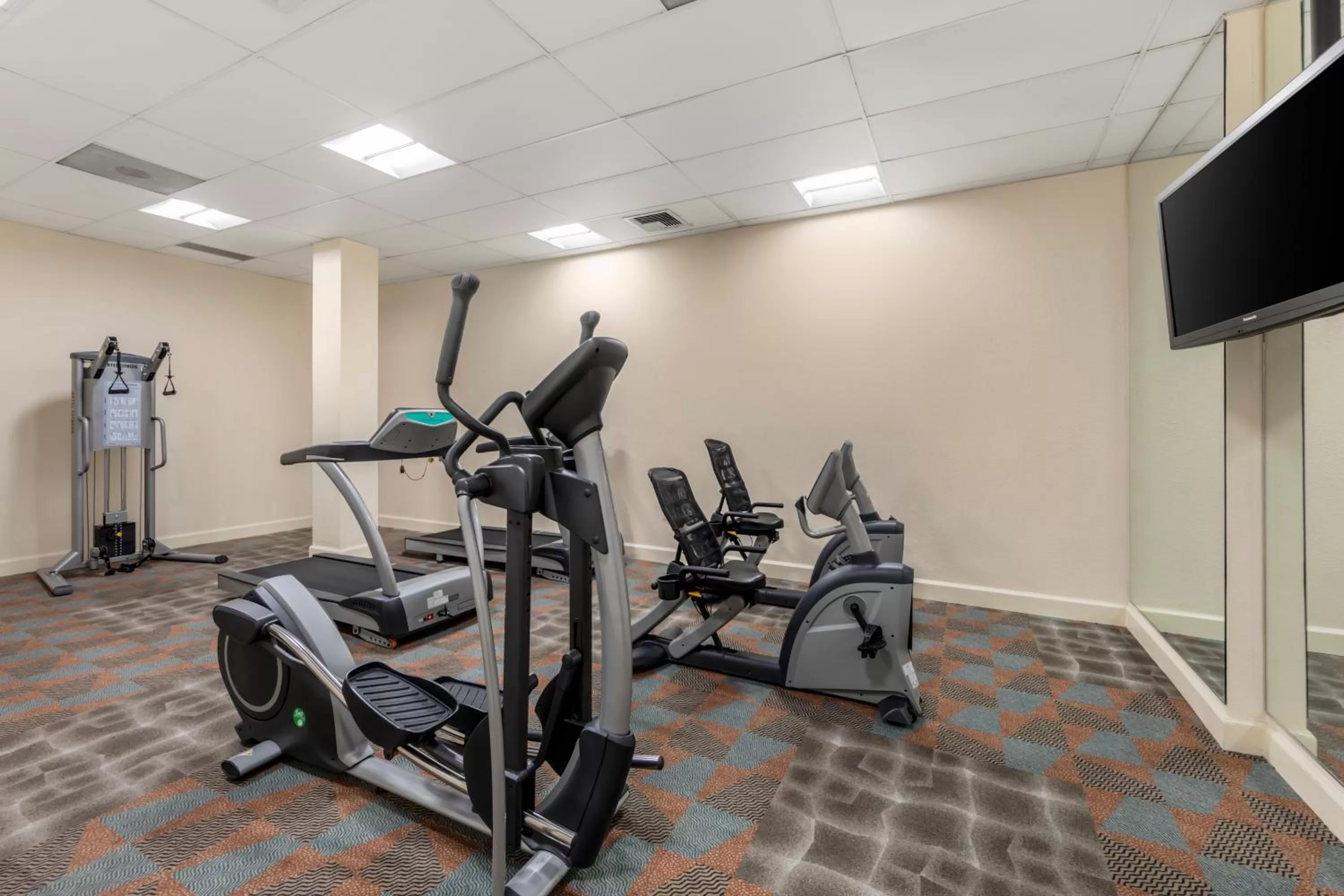 Fitness centre/facilities in Clarion Hotel Anaheim Resort
