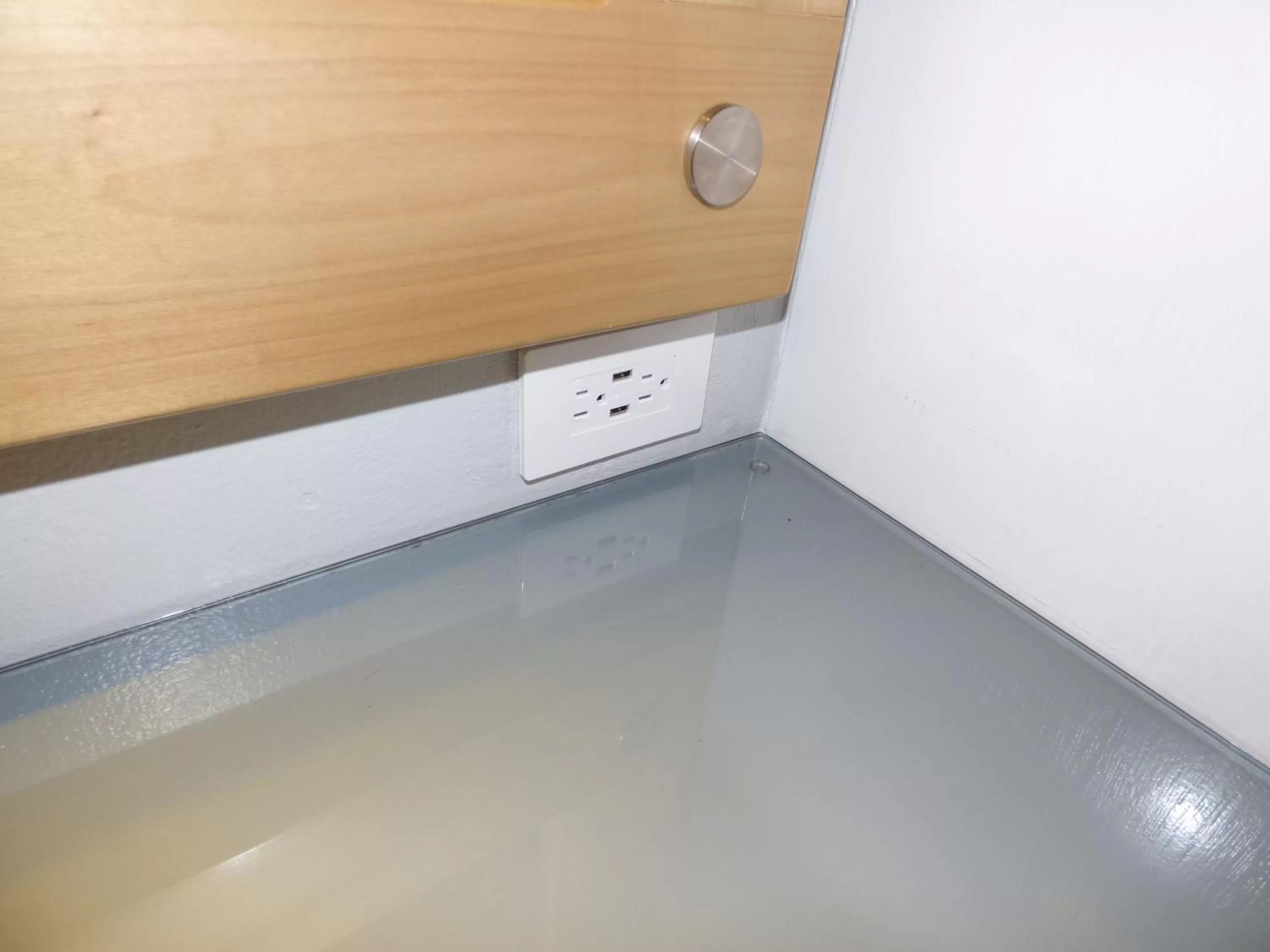 TV and multimedia in Beach Two Bedroom Loft Suite E29