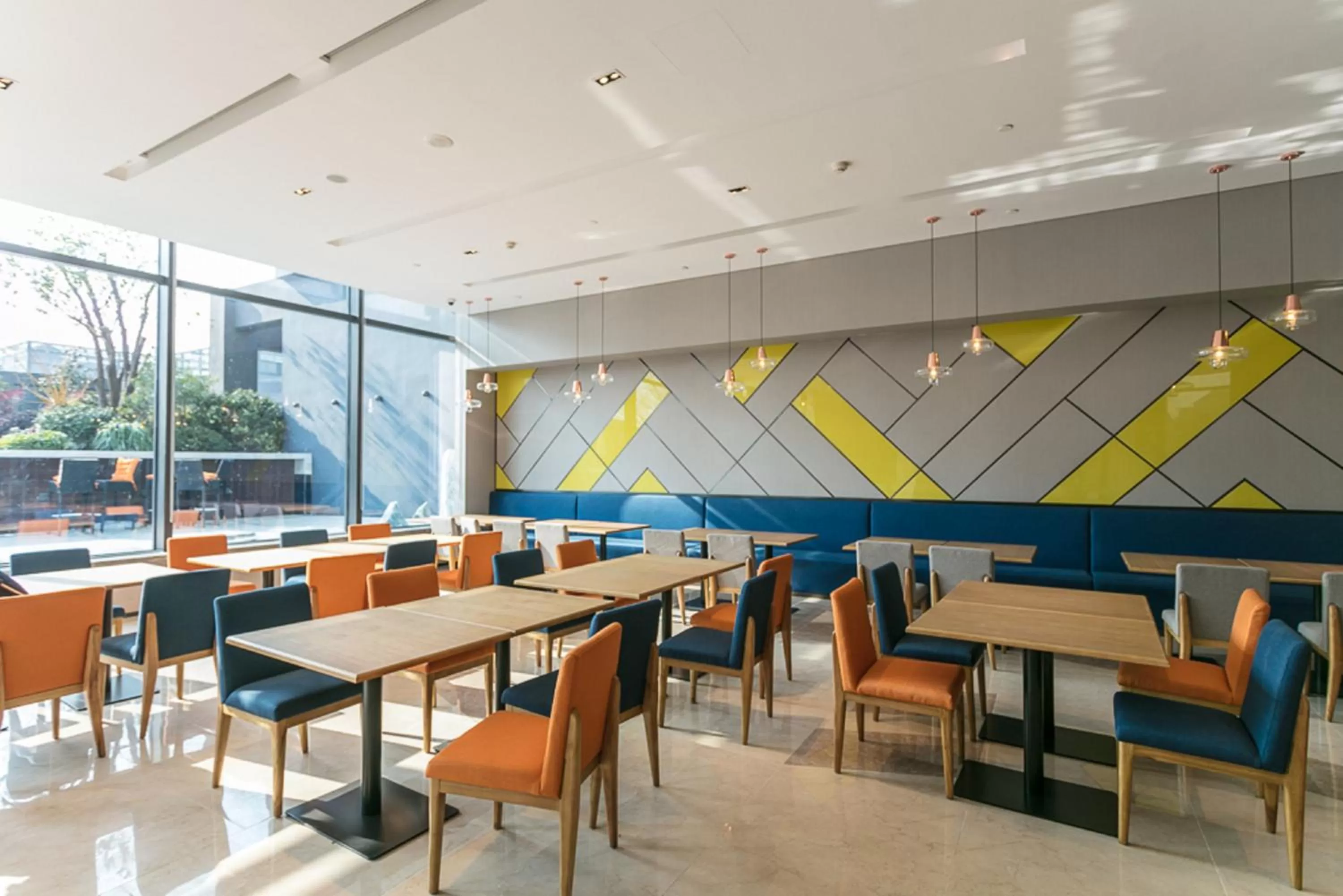 Restaurant/places to eat in Holiday Inn Express Suzhou New District by IHG
