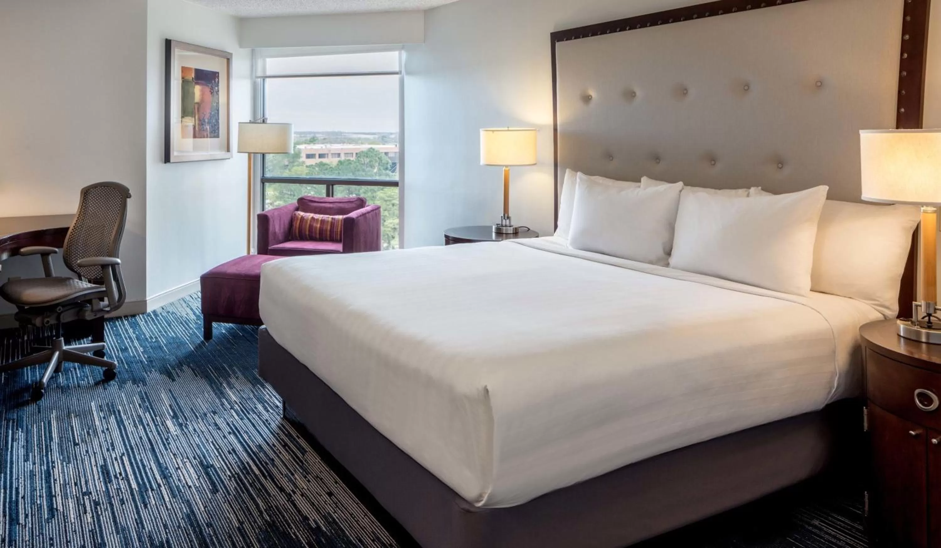 Bed in Sonesta Hotel Houston IAH Airport