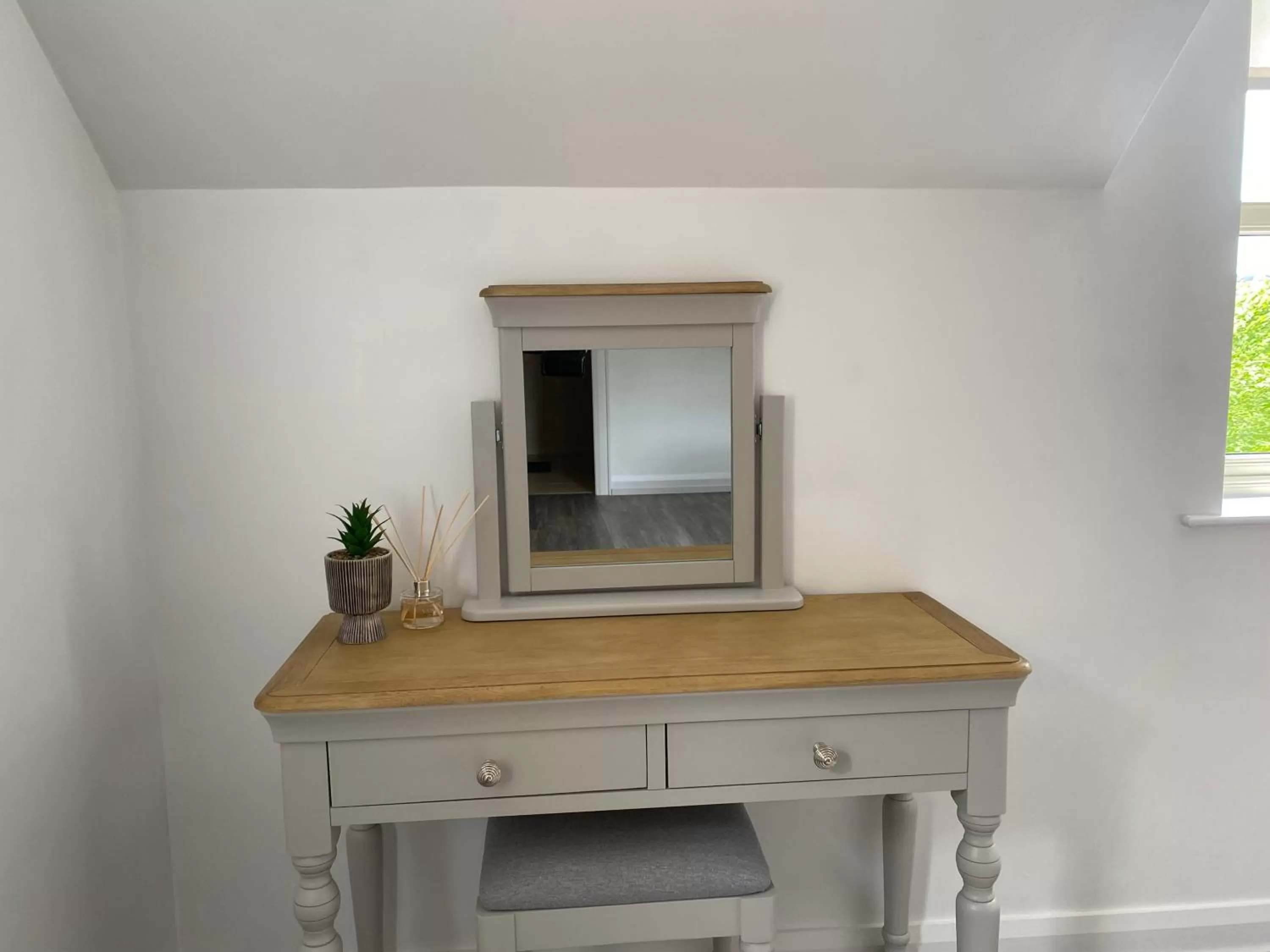 heating, Bathroom in Rostrevor Valley Holiday Park Rooms with Hot tub and car service