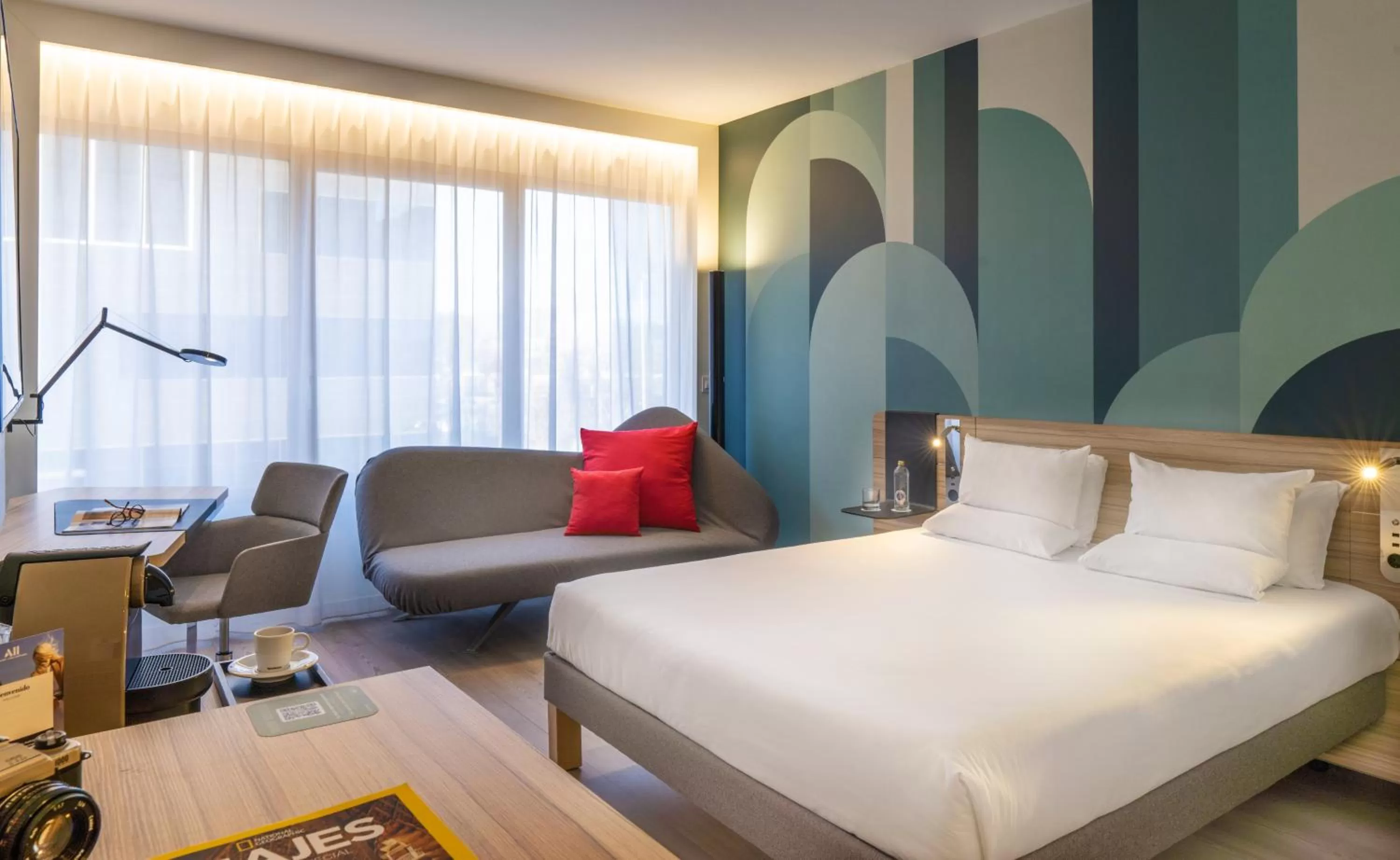 Seating area, Bed in Novotel Campo De Las Naciones