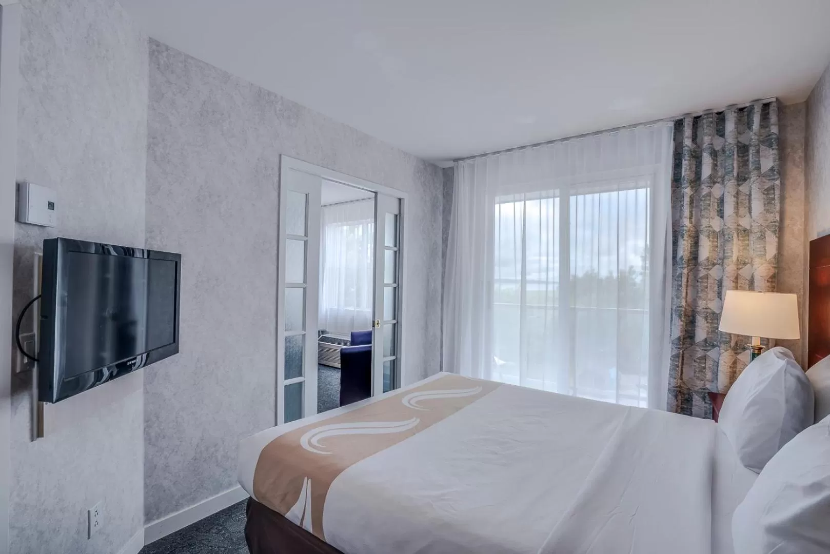 Bed in Quality Suites