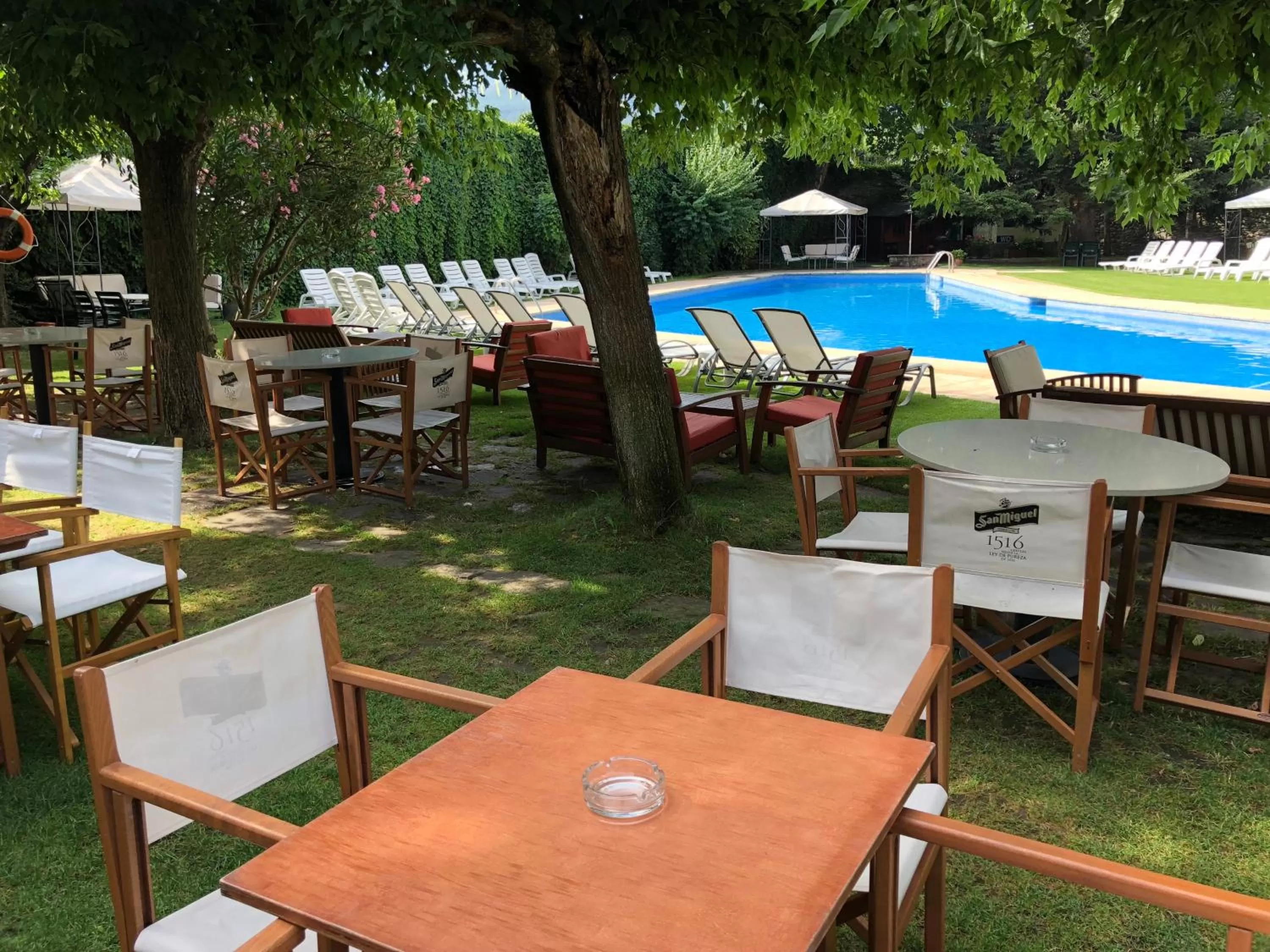 Summer in Hotel Restaurant Pessets & SPA