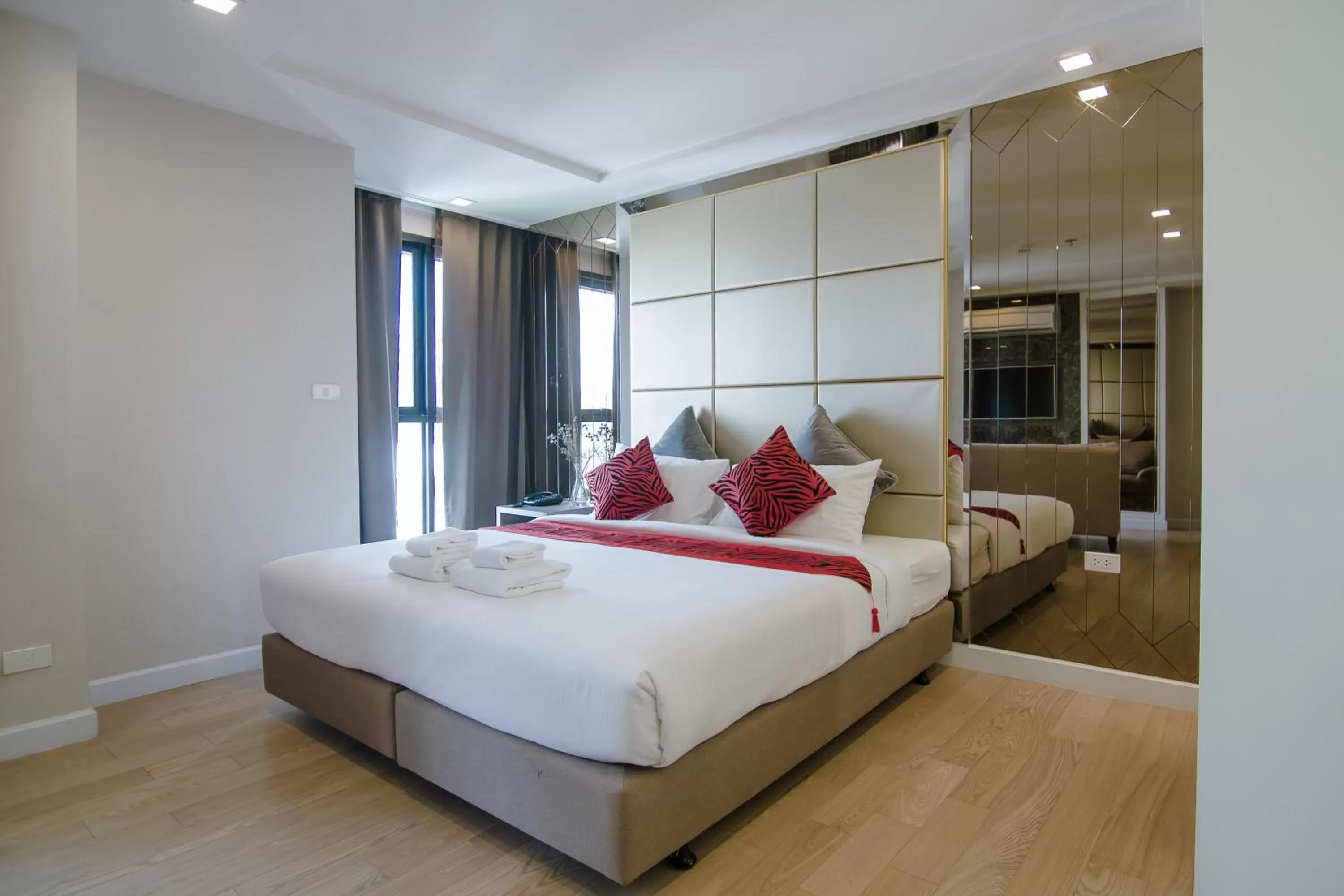 Bed in Hope Land Hotel Sukhumvit 8