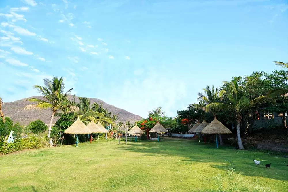 Garden in Vedi Farm A Mountain Resort