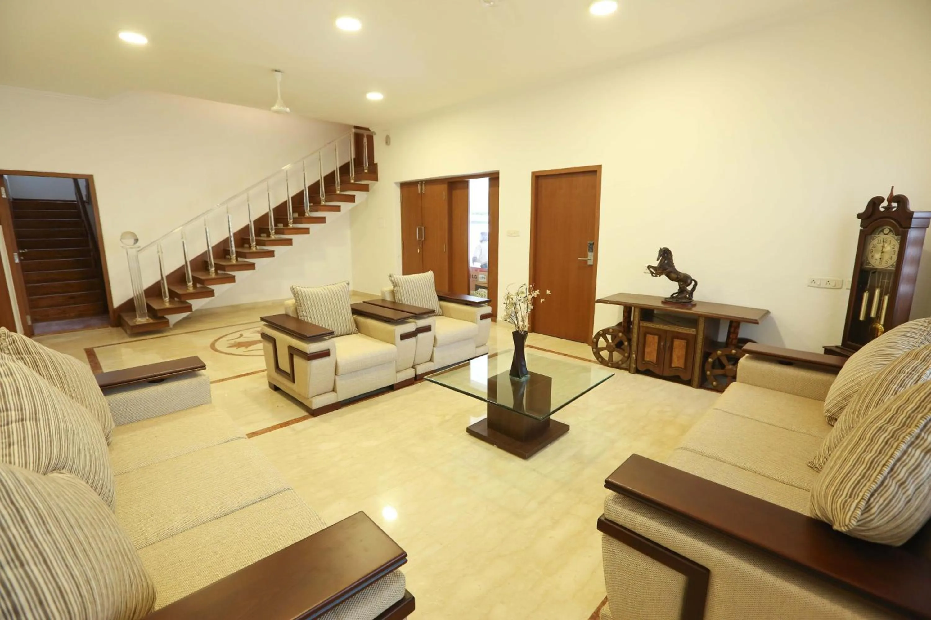 Lobby or reception in Avenue 11 Boutique Residences, Poes Garden Chennai