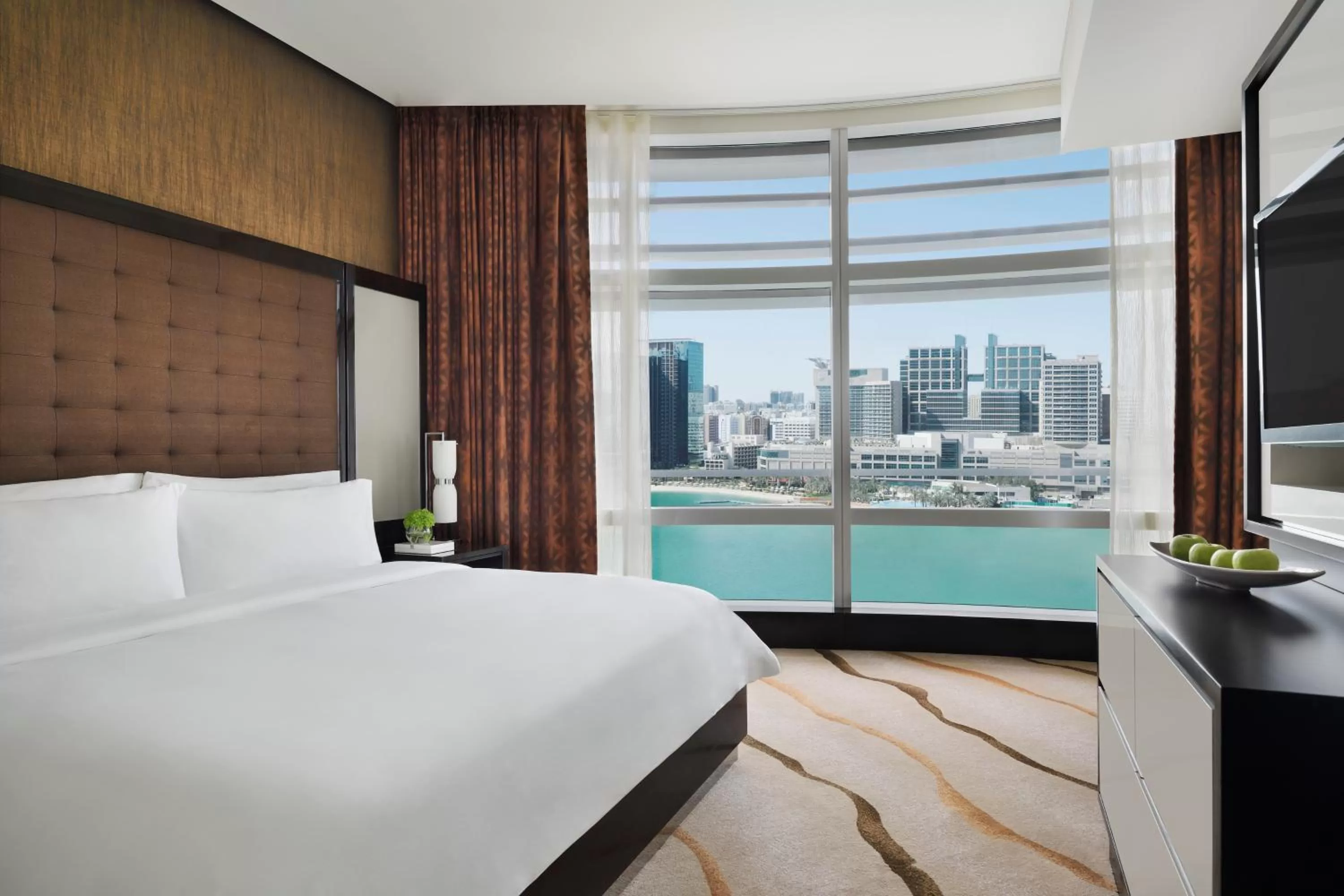 View (from property/room), Bed in Rosewood Abu Dhabi