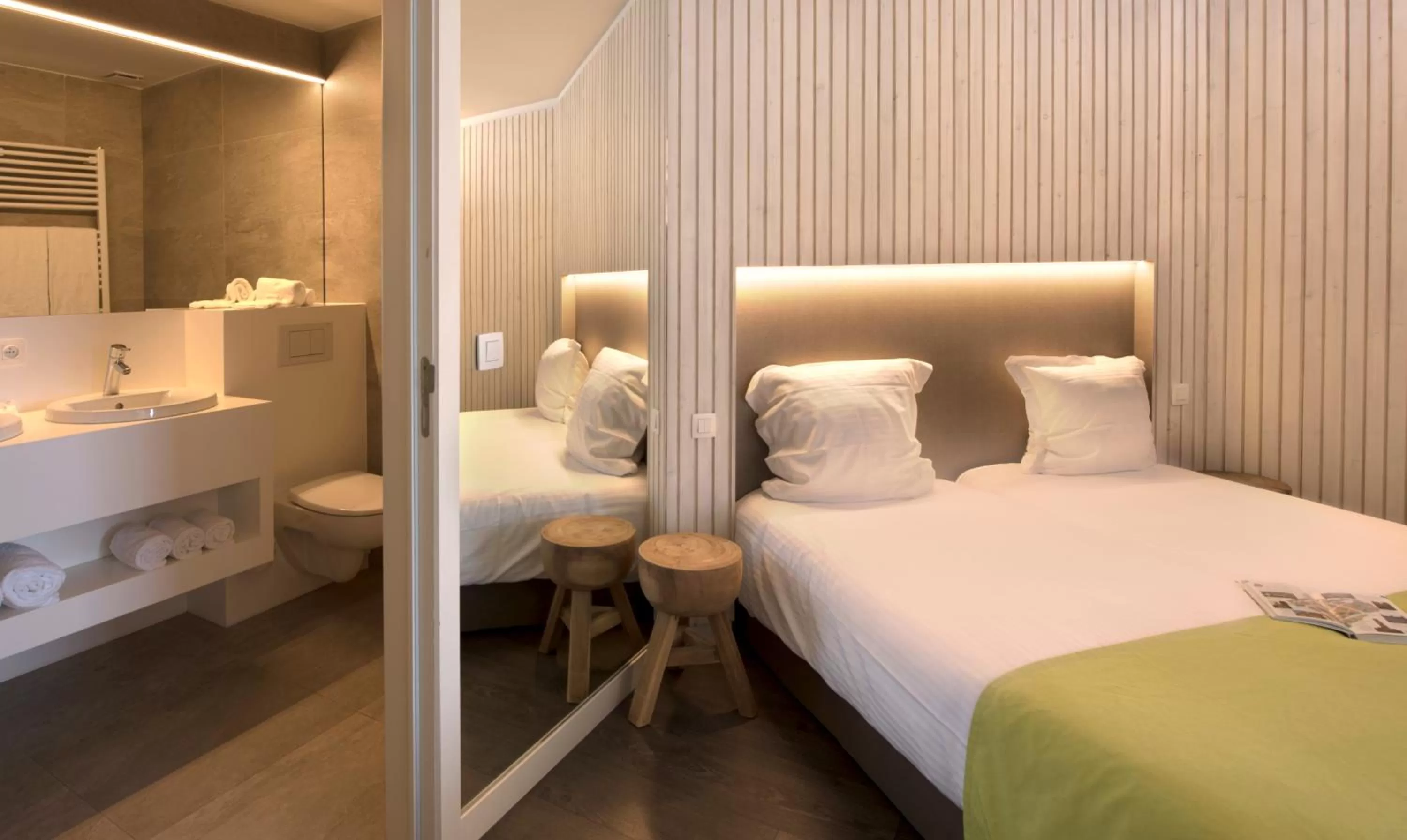 Bed in Flanders Hotel