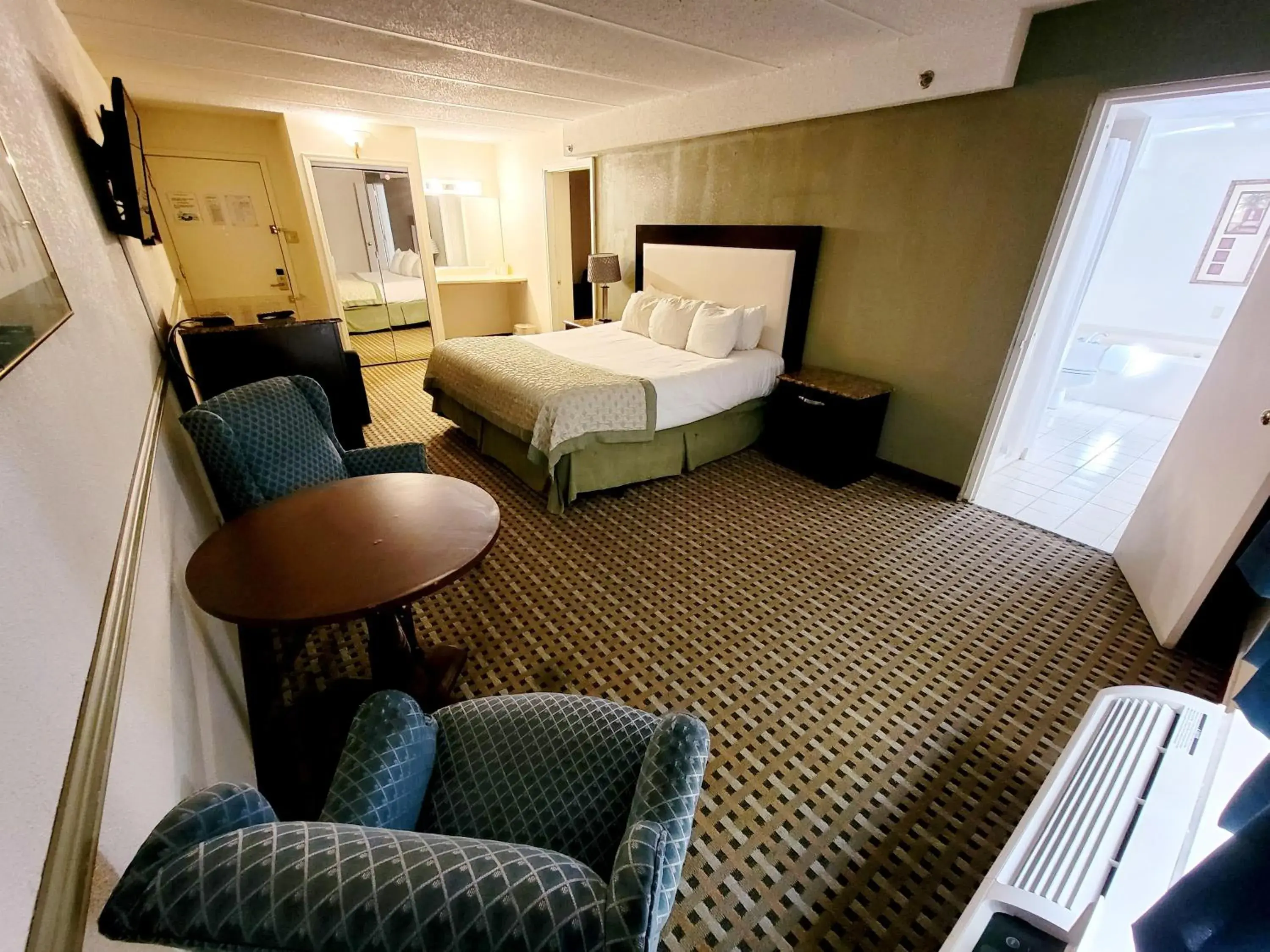 King Suite - Non-Smoking in Town Inn King Suite - Non-Smoking in Town Inn