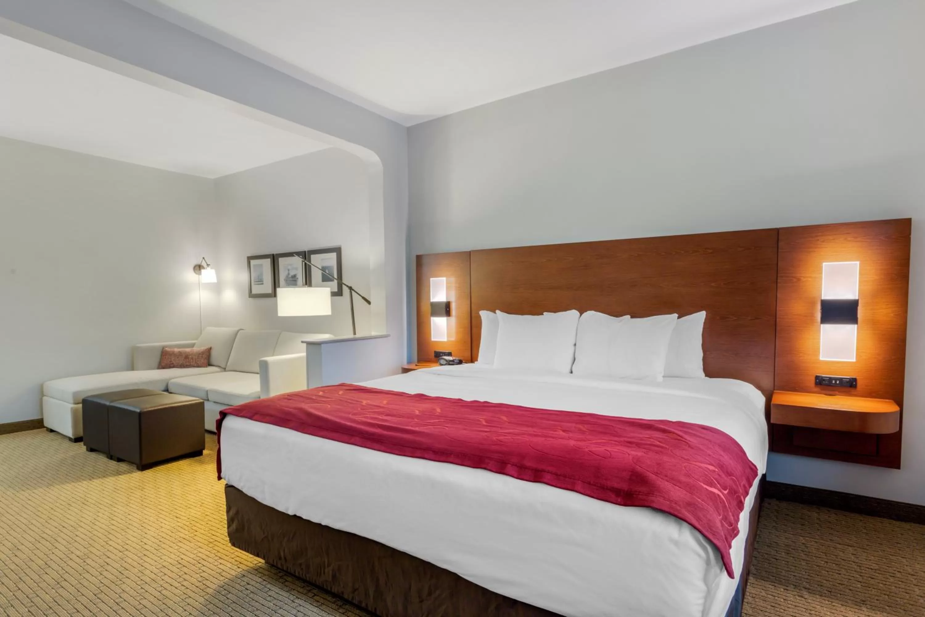 Bed in Comfort Suites La Porte - Baytown