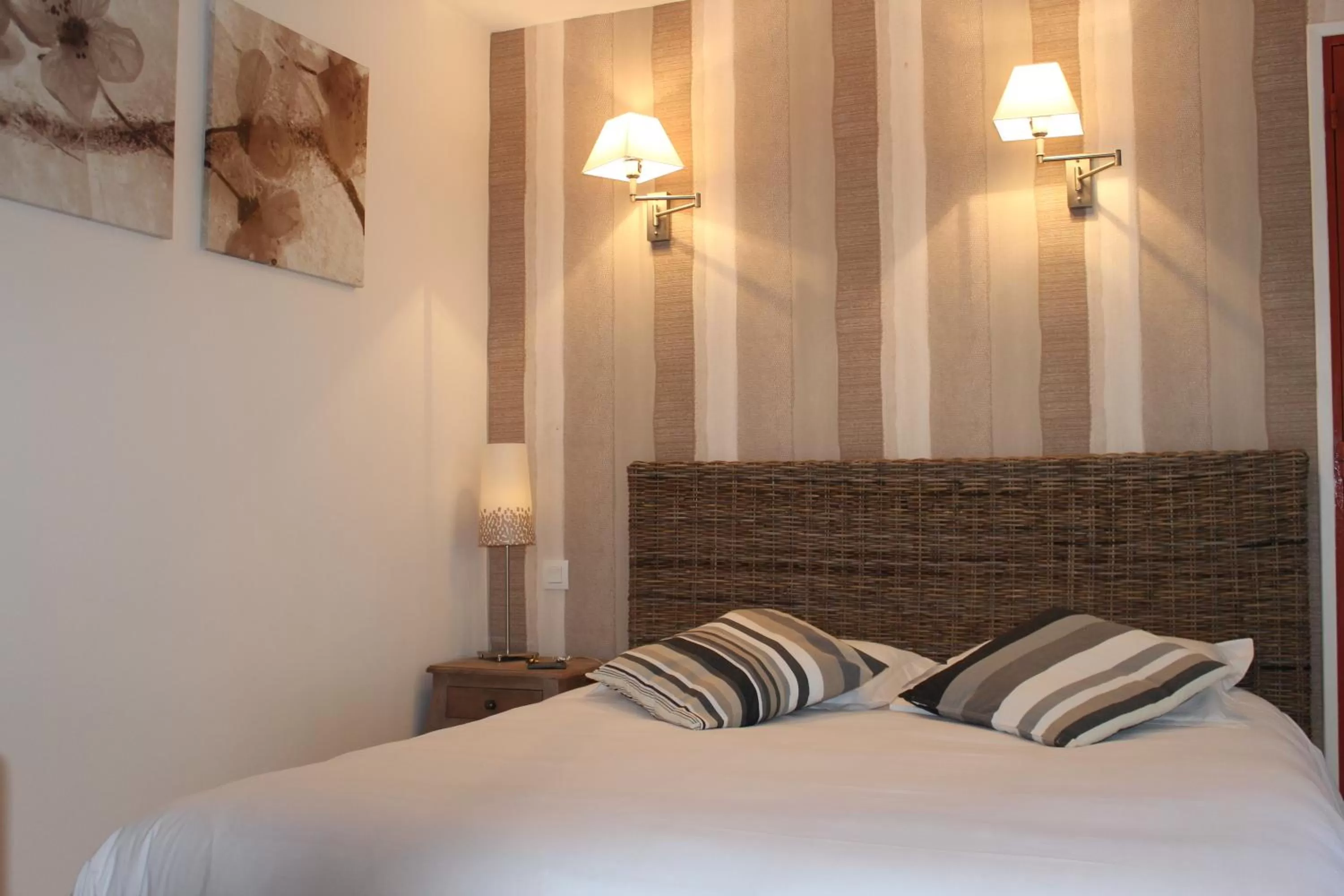 Bed in Hotel Des Falaises