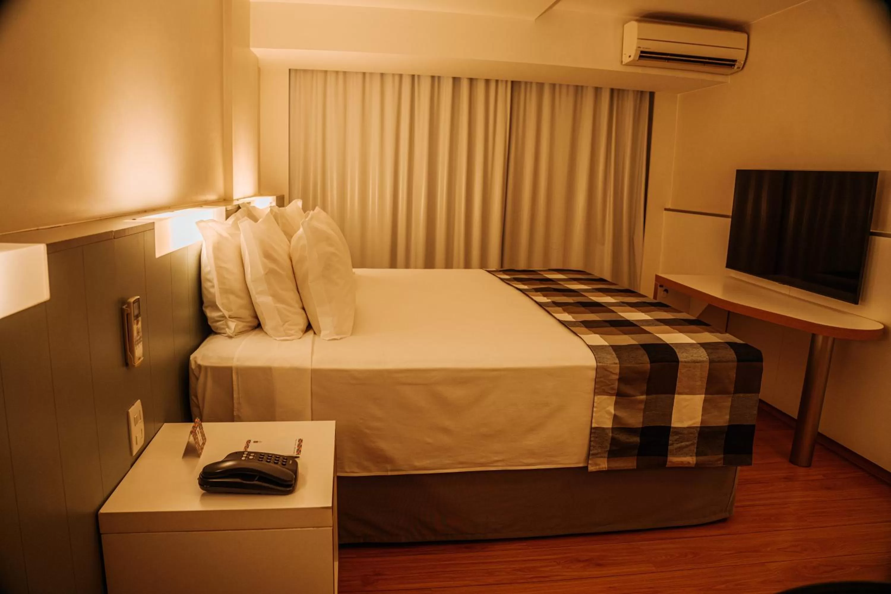 Bed in St Paul Plaza Hotel