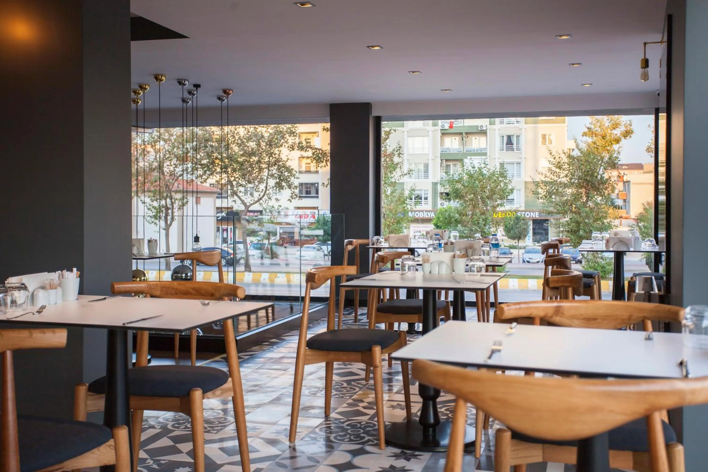 Restaurant/places to eat in Hotel Cura