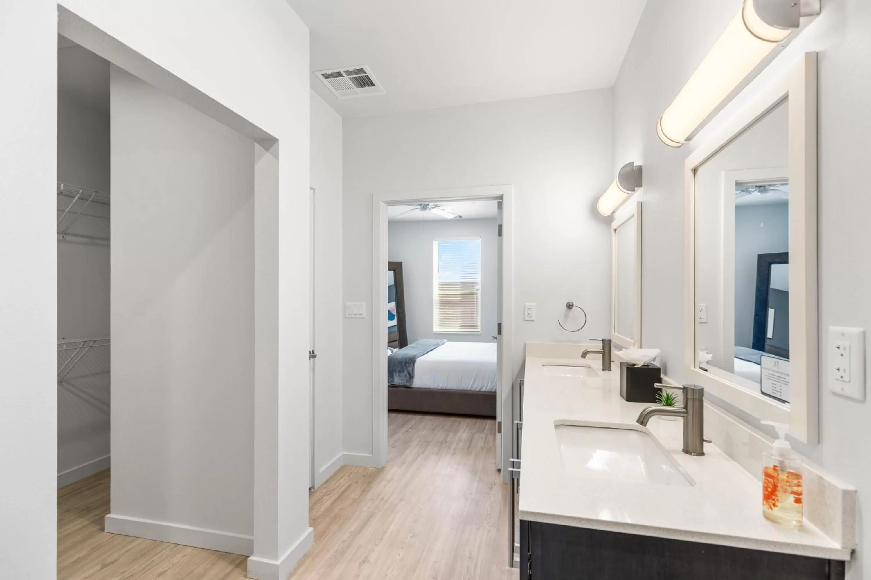 Bathroom in Flatz432 Apartments by Barsala