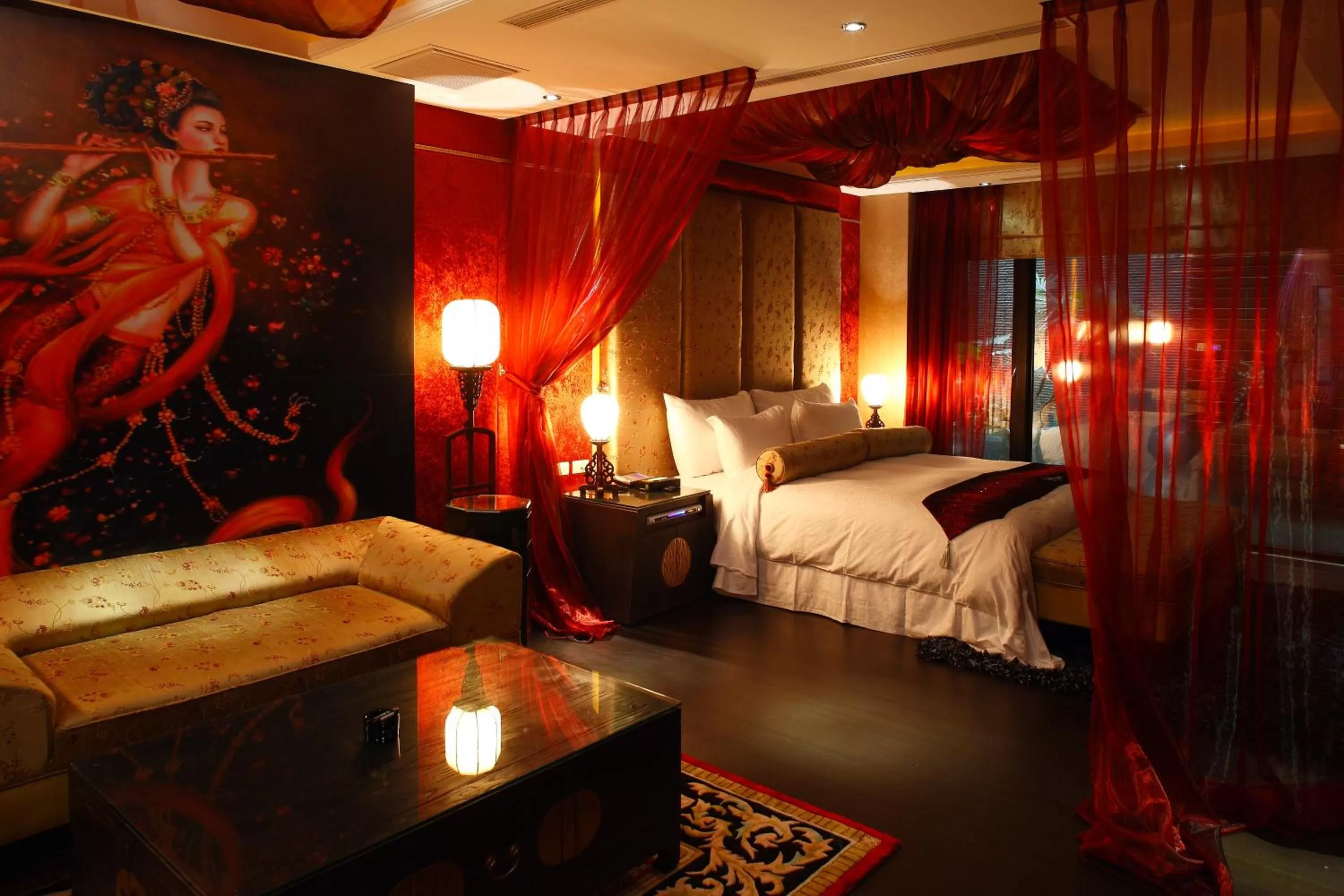 Photo of the whole room in Dryad Motel