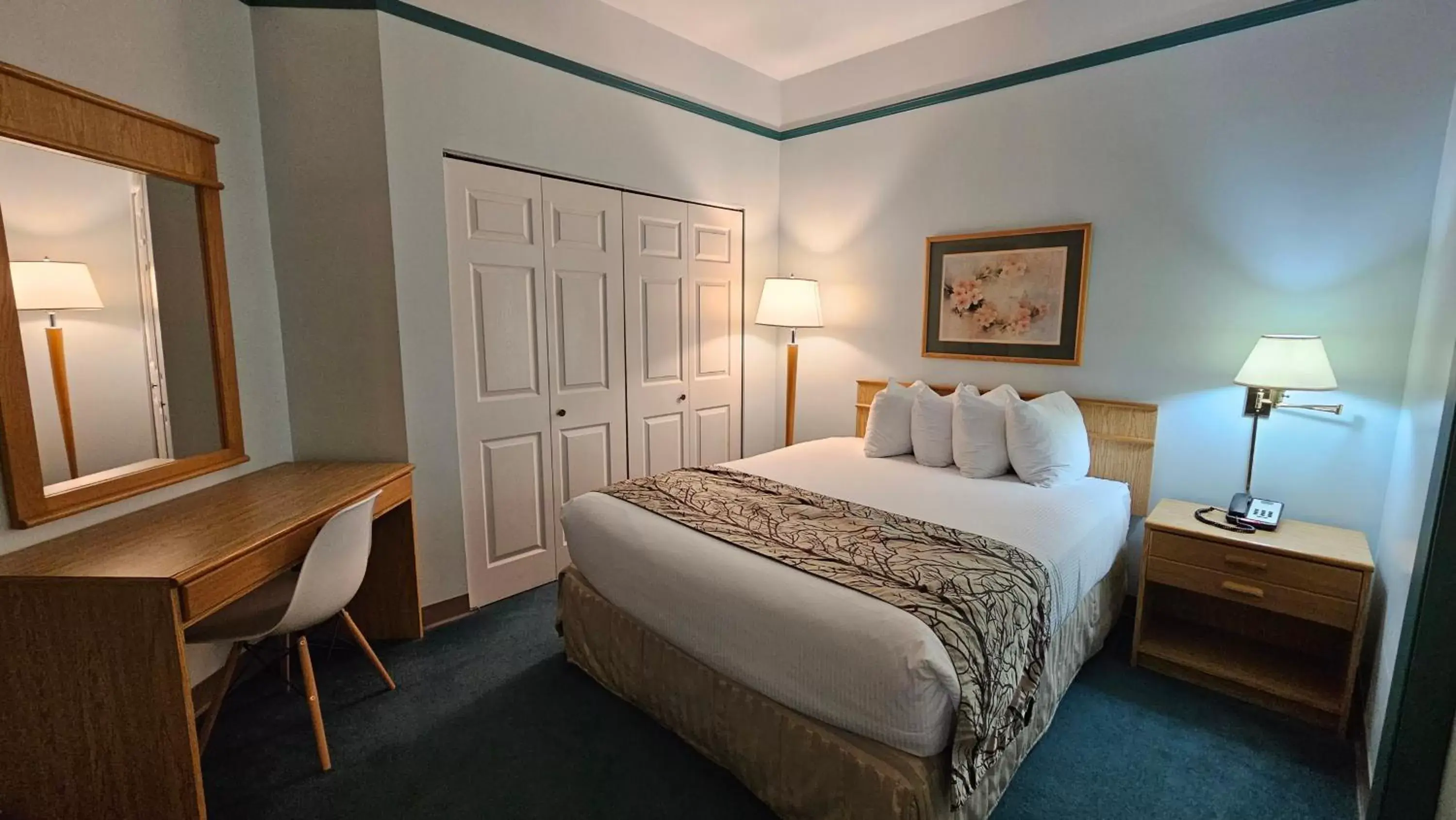 One-Bedroom Suite (NOT Pet Friendly) in The Cedars Inn Hotel & Convention Centre One-Bedroom Suite (NOT Pet Friendly) in The Cedars Inn Hotel & Convention Centre