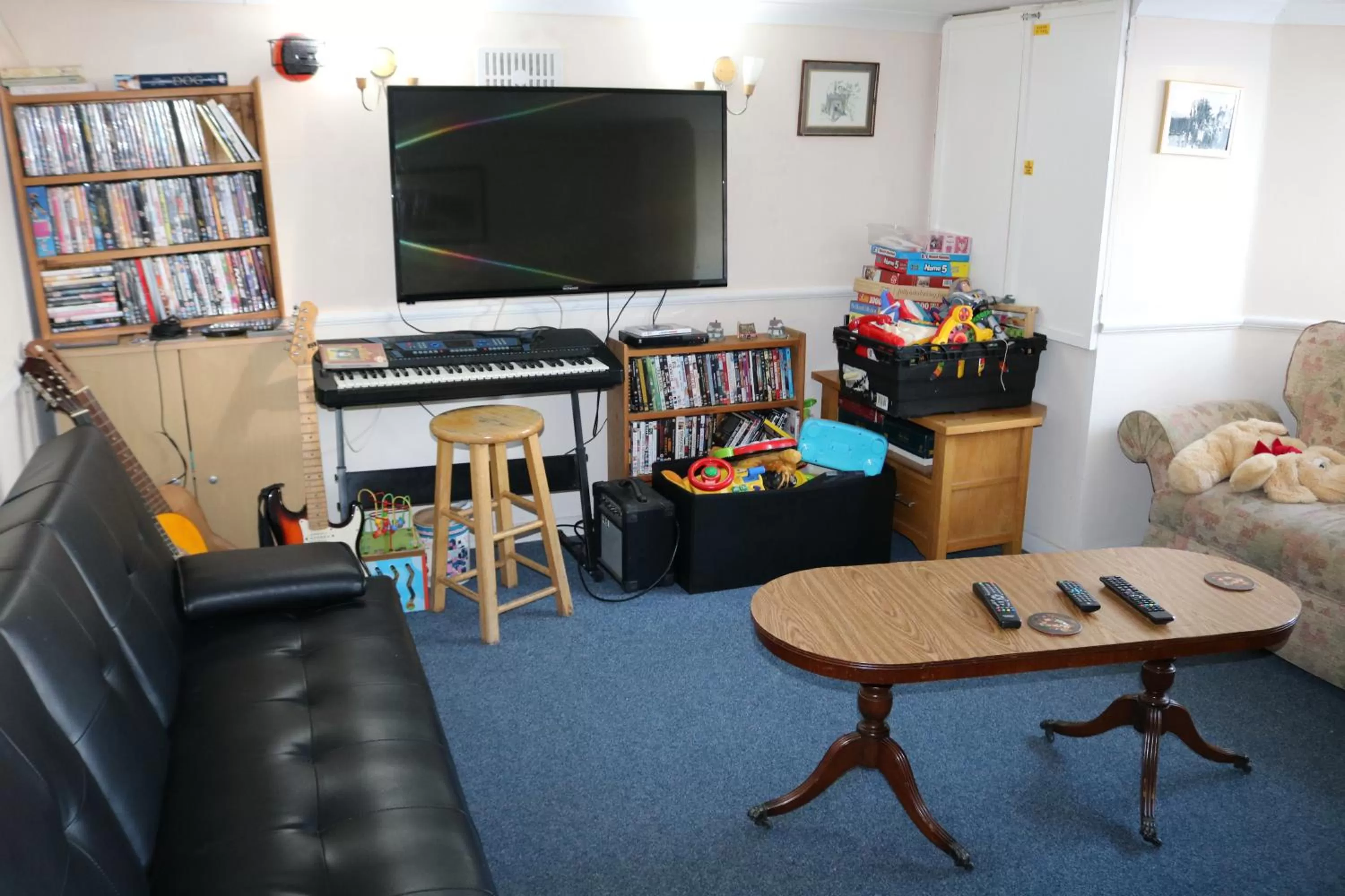 Communal lounge/ TV room in Littlestone Hotel