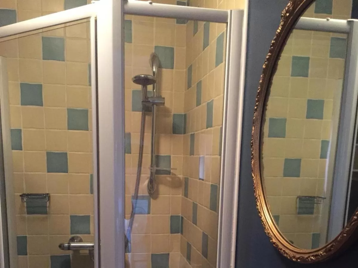 Bathroom in The Lamb Inn