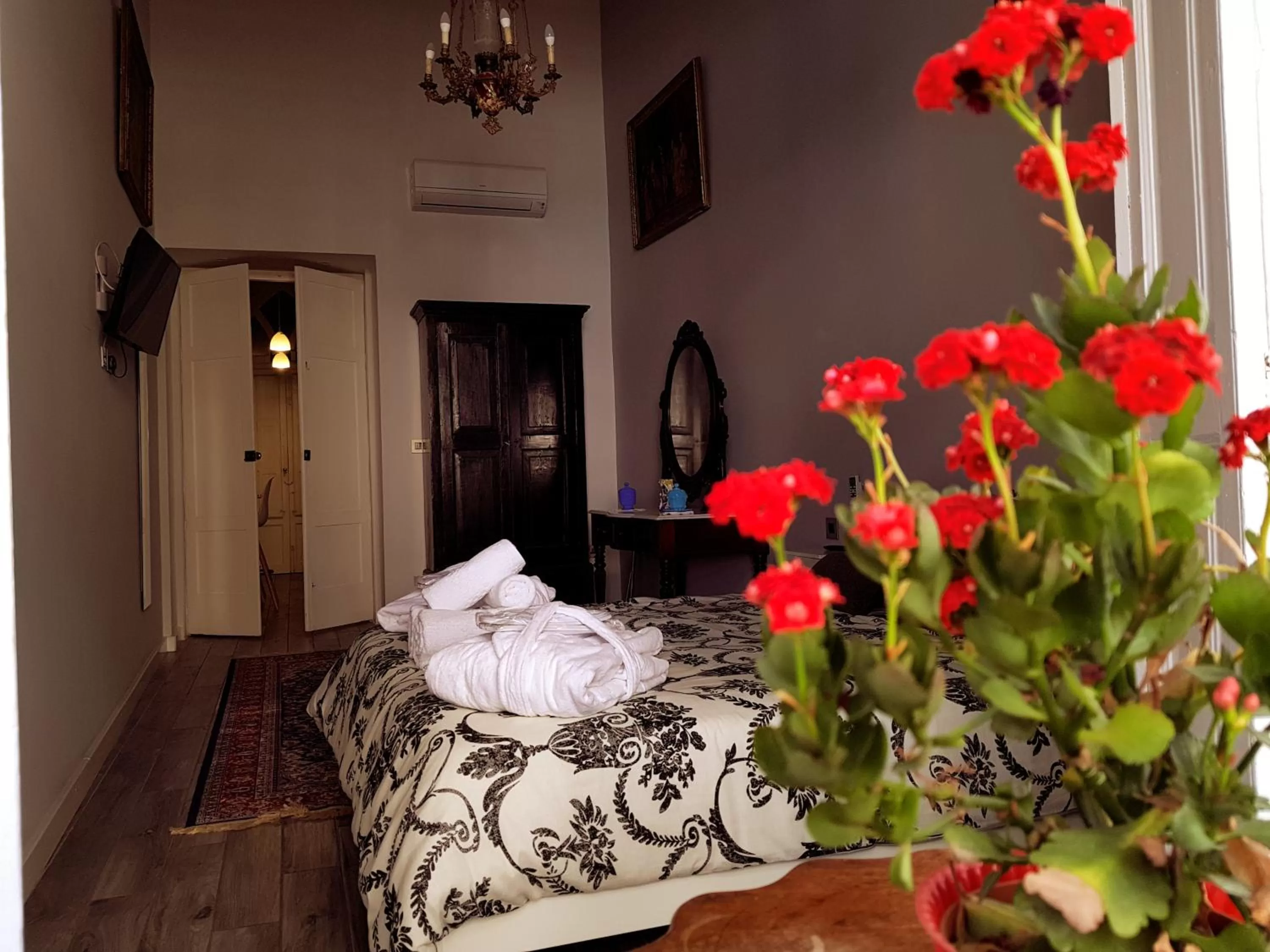 Bedroom, Bed in Paulos Valletta