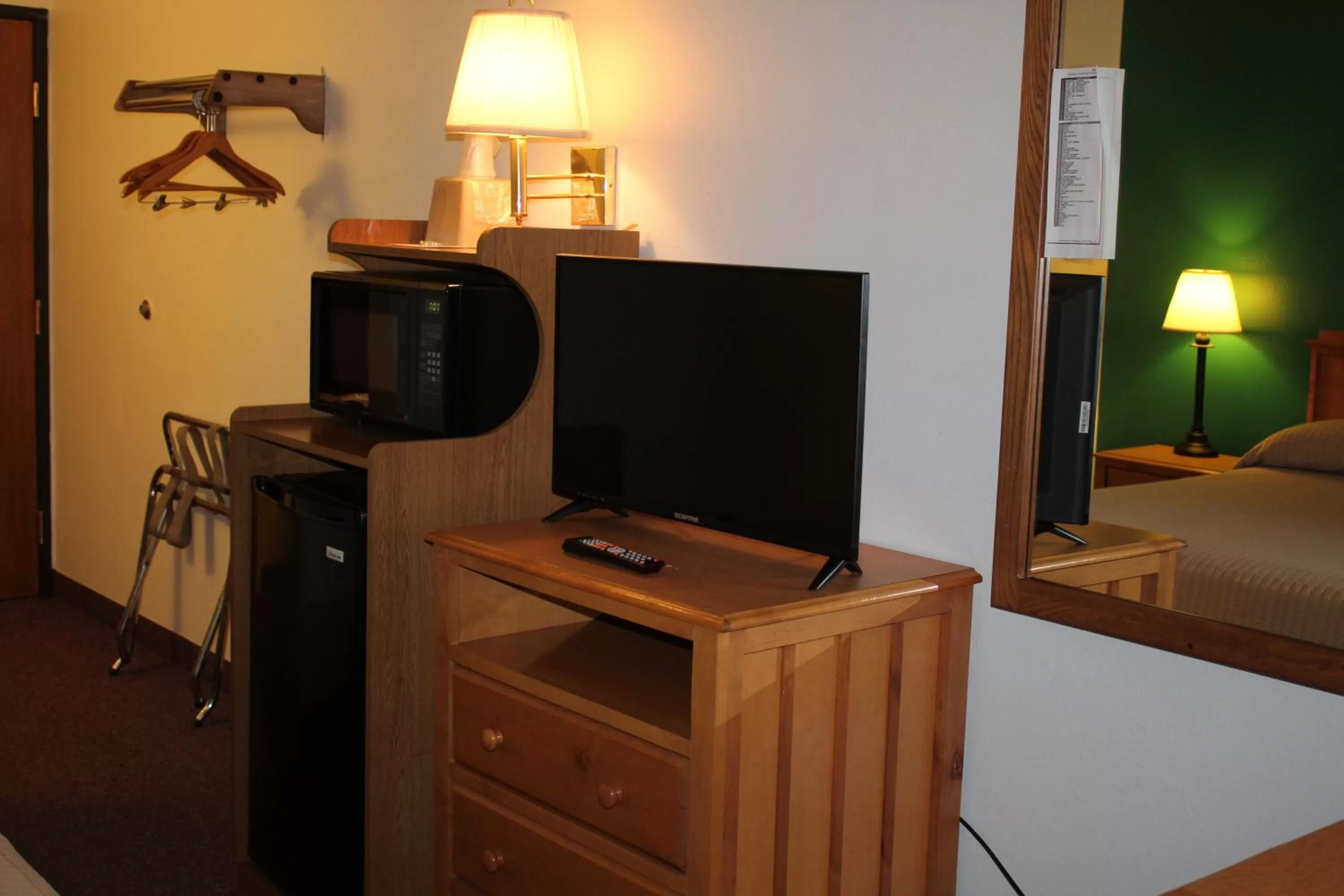 Living room in Rodeway Inn Gateway to Medora T-Roosevelt & Makoshika State Park