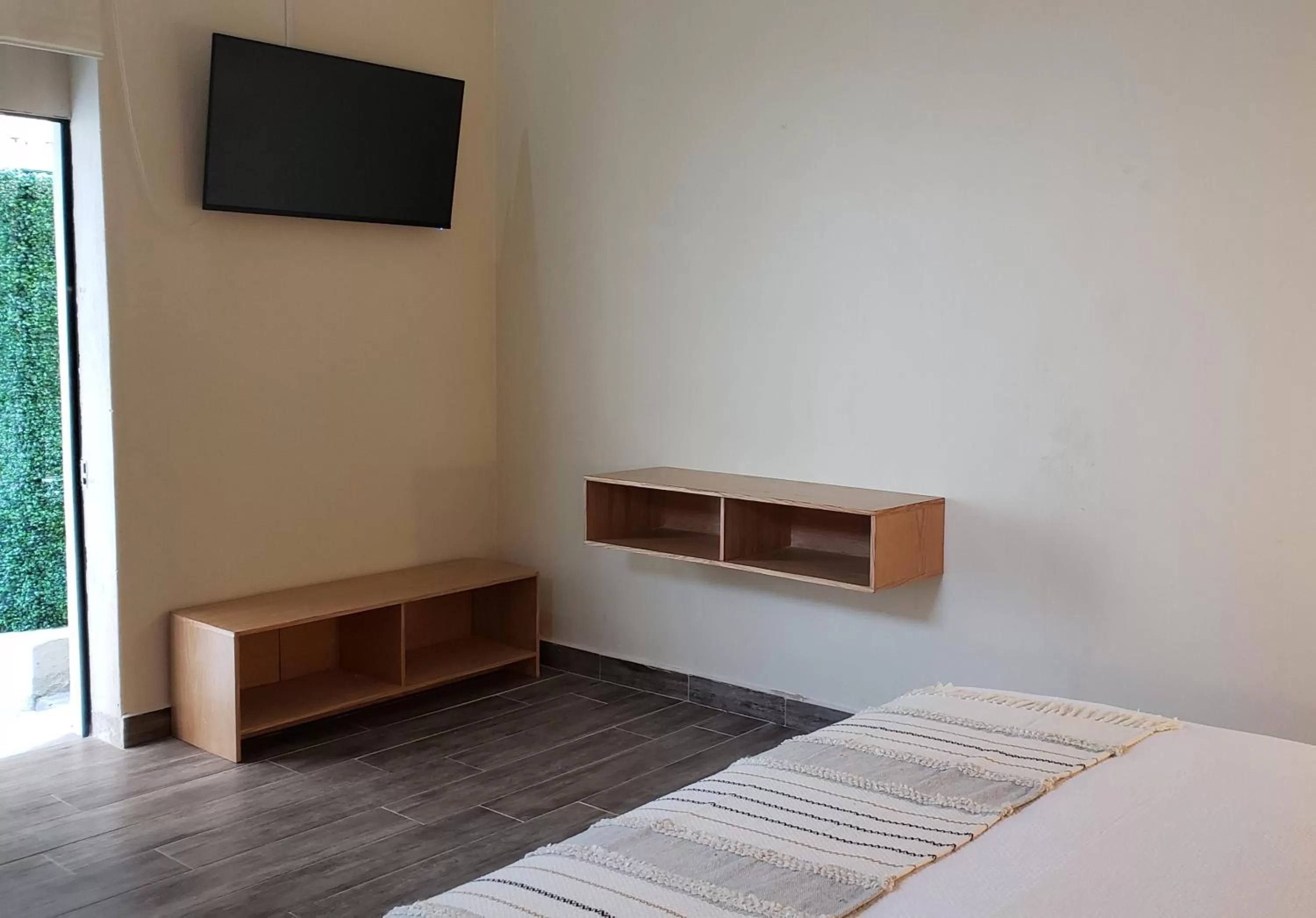 TV and multimedia, TV/Entertainment Center in Hotel Grand Isitia