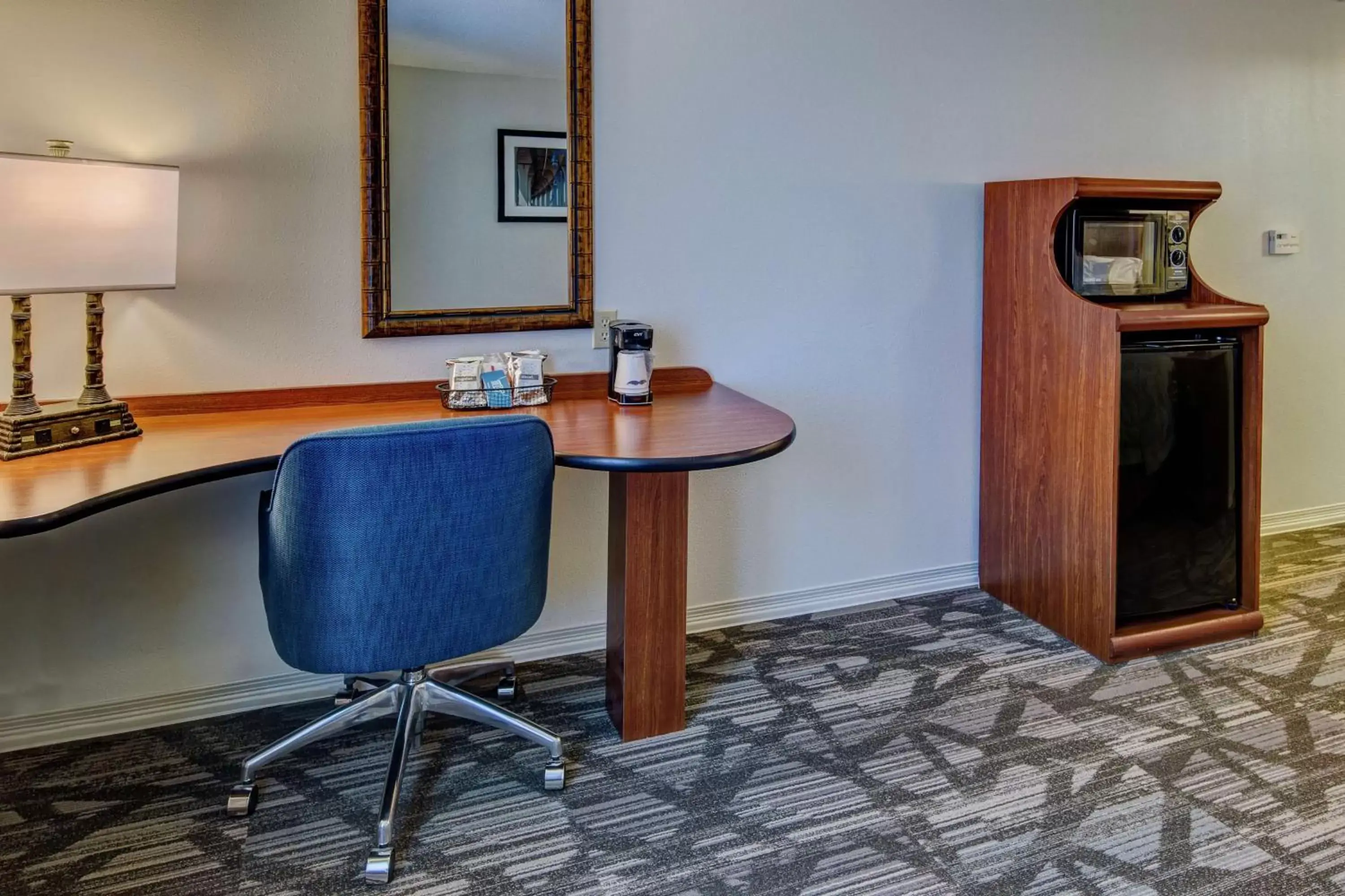 King Room - Hearing Access/Non-Smoking in Hampton Inn & Suites Stuart-North King Room - Hearing Access/Non-Smoking in Hampton Inn & Suites Stuart-North