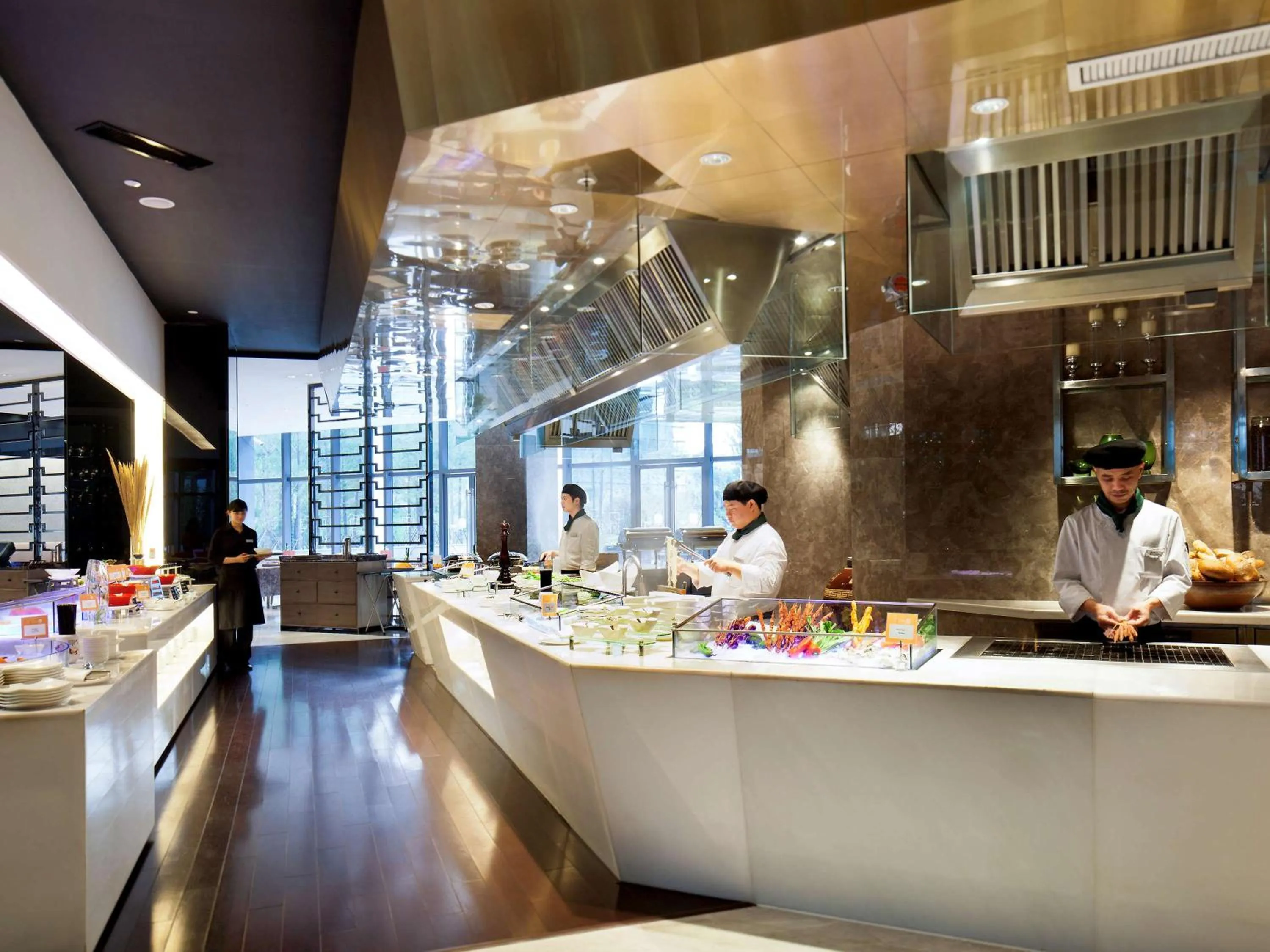 Restaurant/places to eat in Novotel Nanjing East Suning