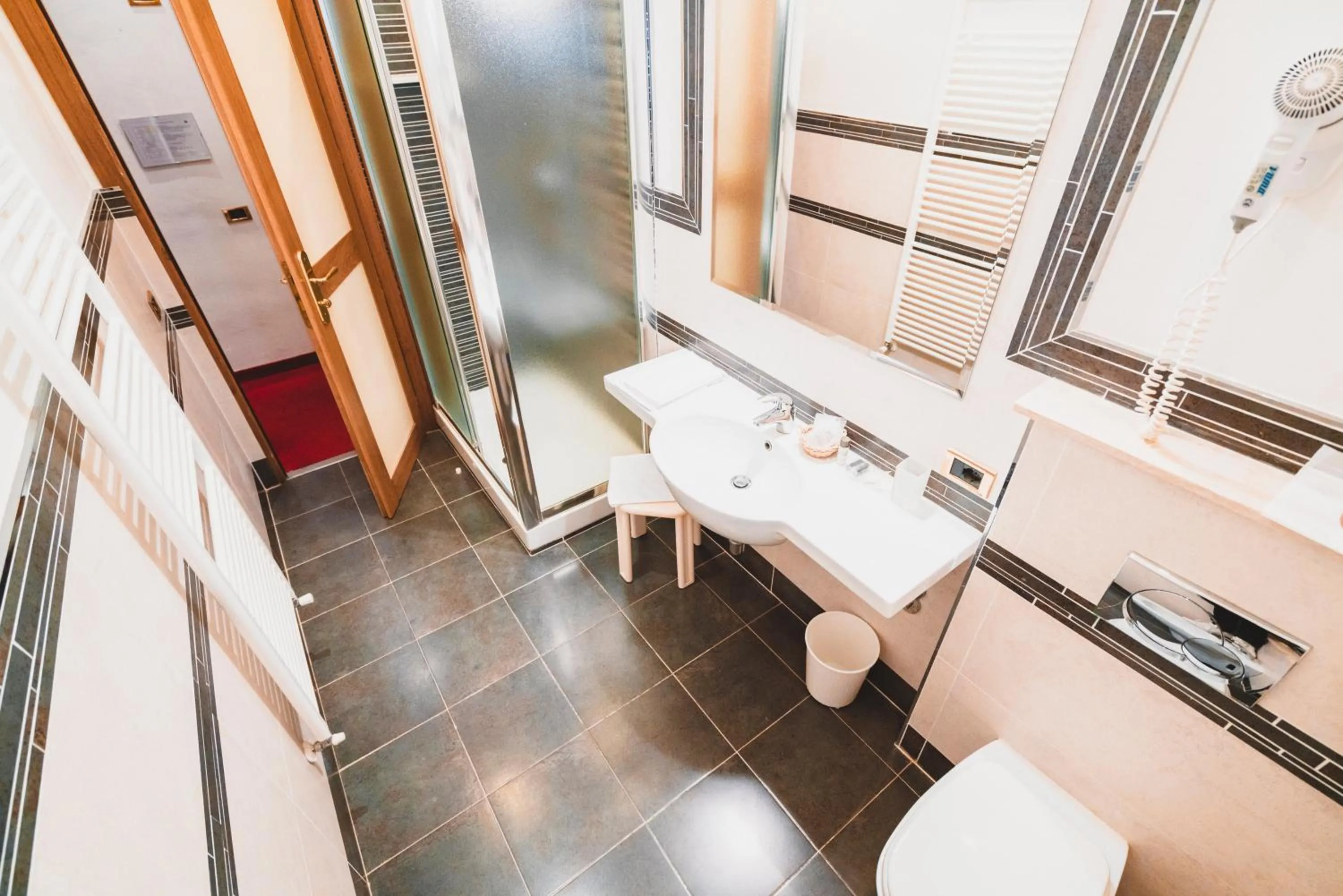 Shower in Grand Hotel Milano