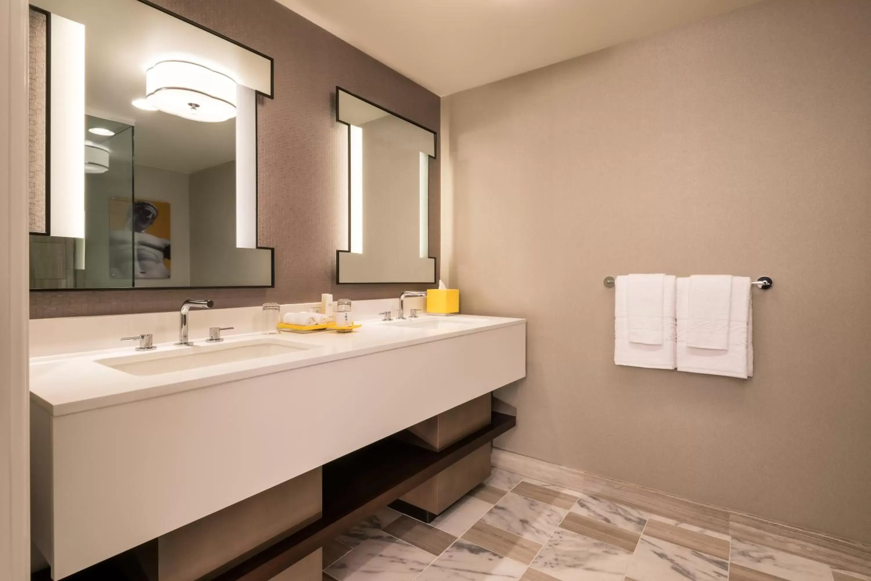 Julius Deluxe Room 2 Queens Non-Smoking Mobility Roll-In in Caesars Palace Hotel & Casino Julius Deluxe Room 2 Queens Non-Smoking Mobility Roll-In in Caesars Palace Hotel & Casino