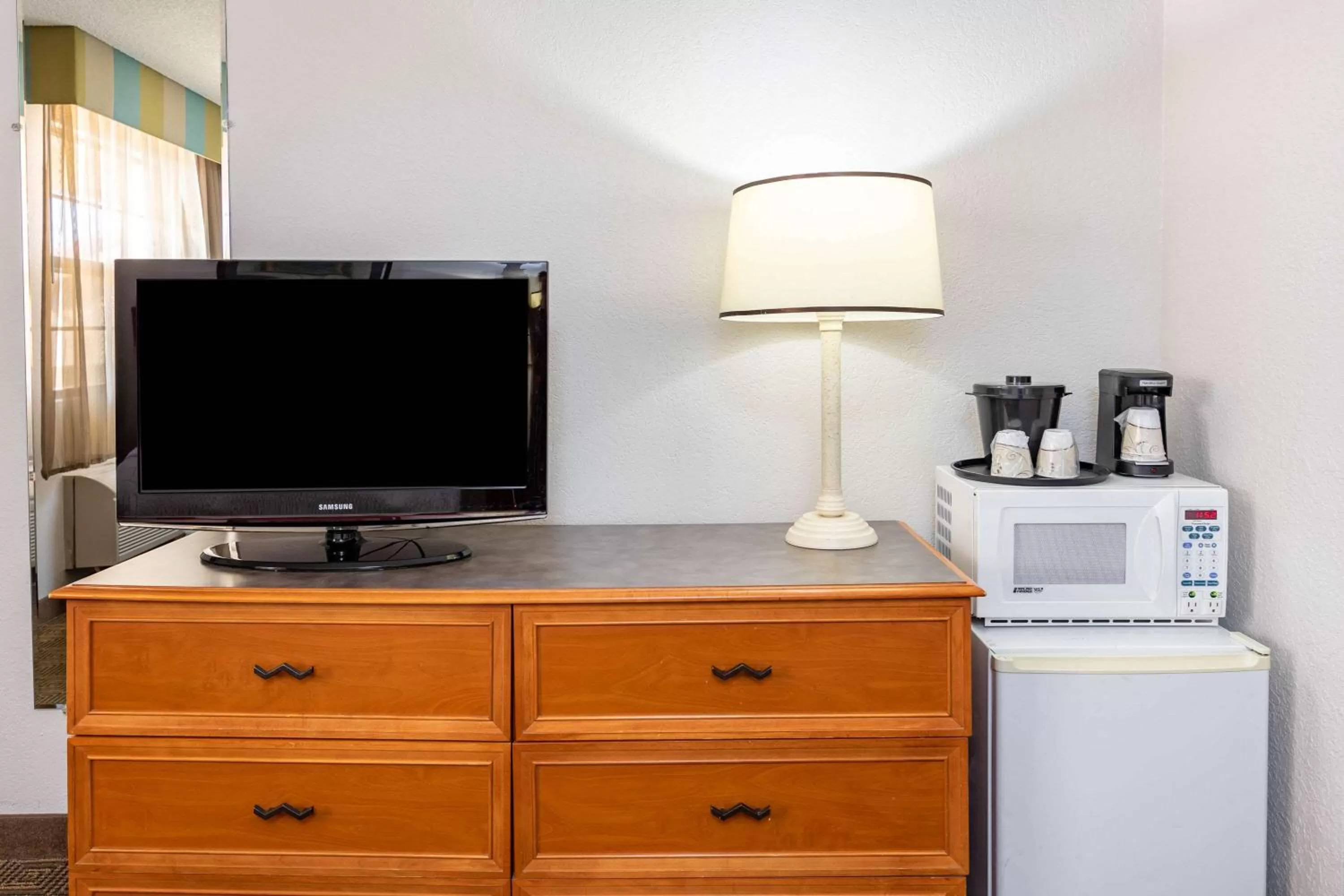 Photo of the whole room in La Quinta Inn by Wyndham El Paso West